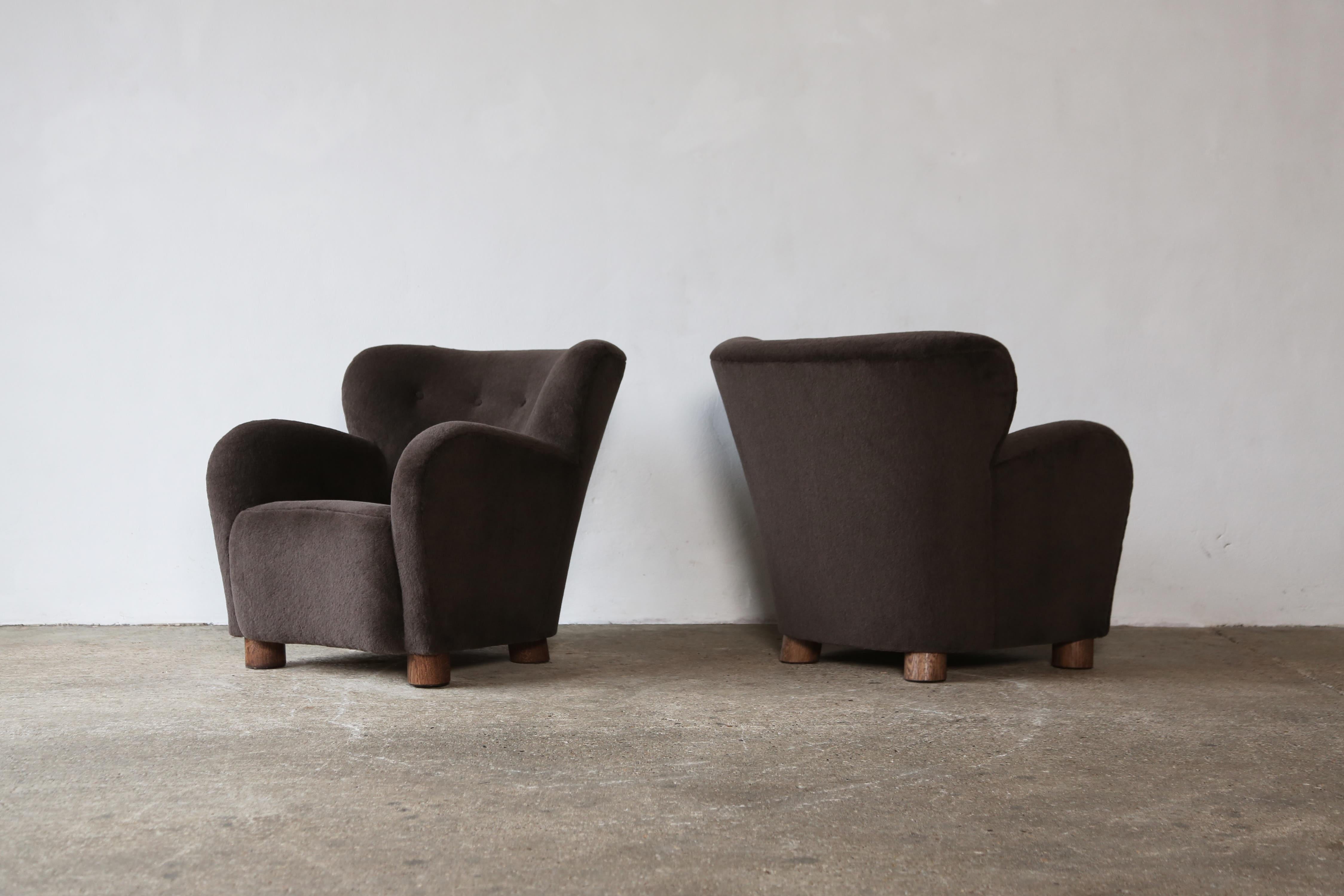 Pair of Lounge Chairs / Armchairs, Upholstered in Pure Alpaca For Sale 7