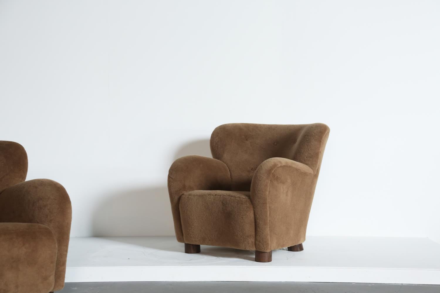 Paar Loungesessel / Sessel, gepolstert mit reinem Alpaka (Britisch) im Angebot