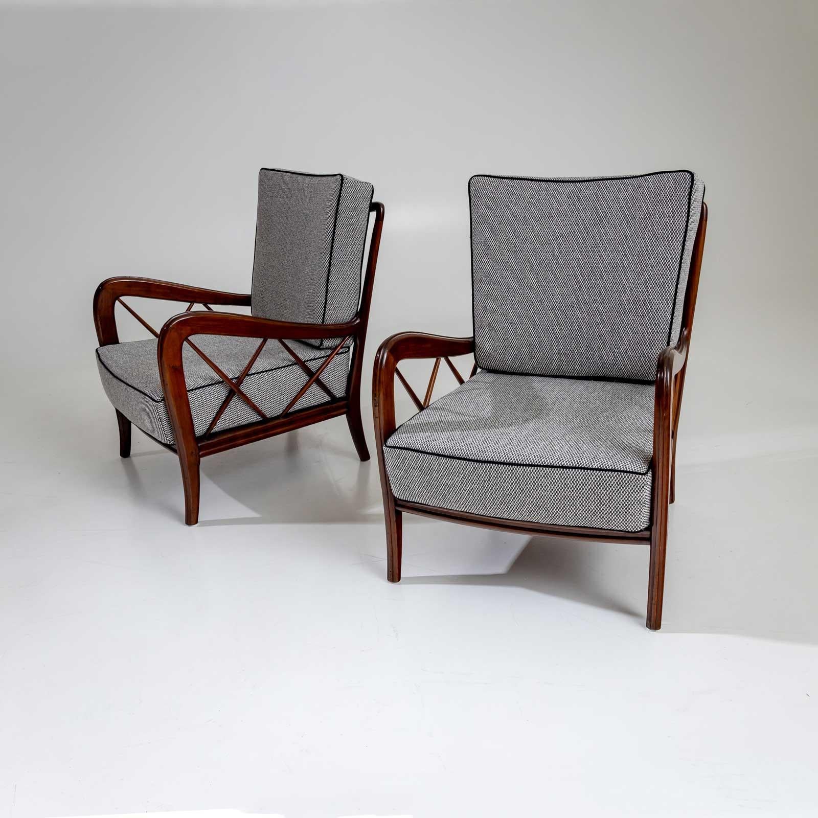 Pair of Lounge Chairs attr. to Paolo Buffa, Italy 1950s For Sale 1