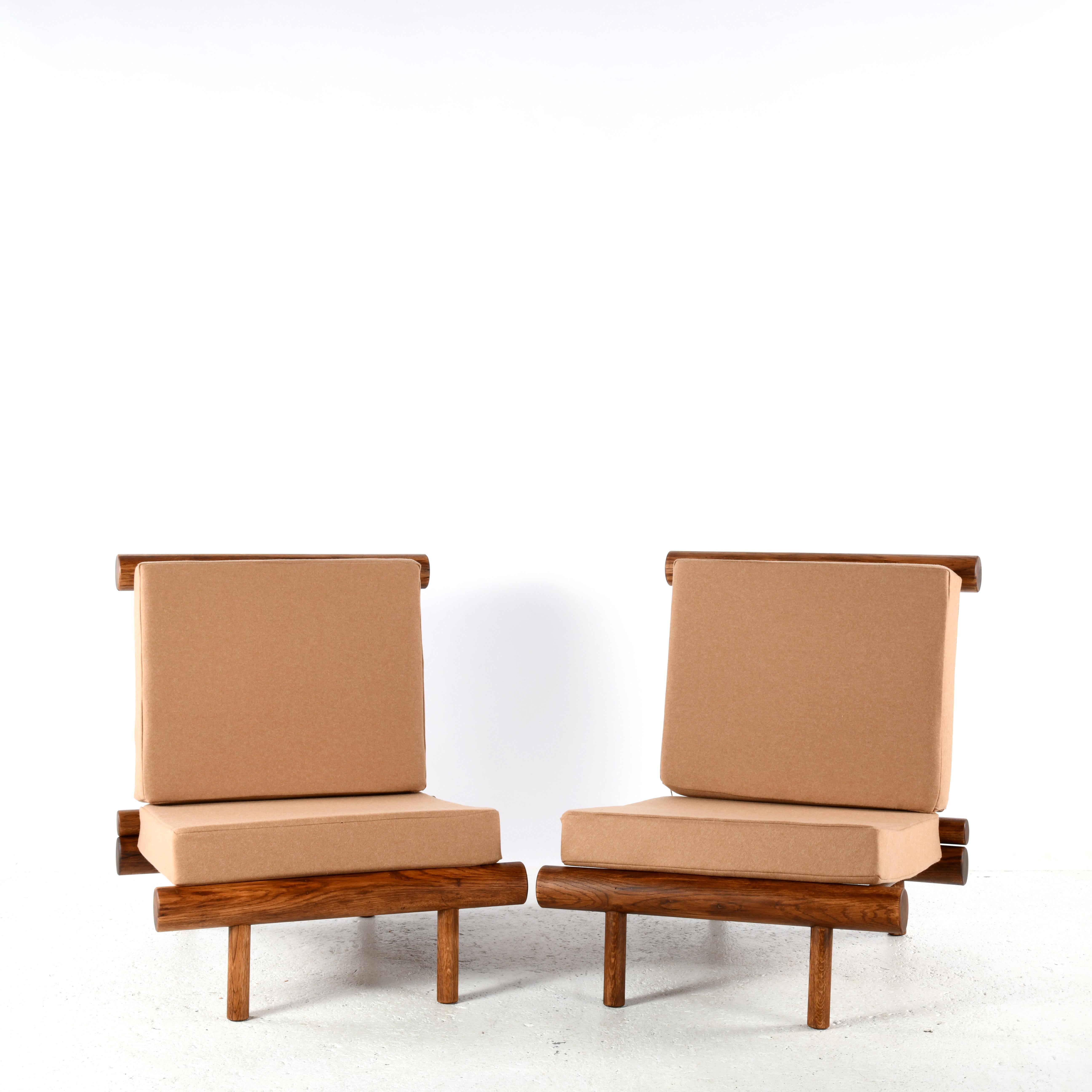 Français Paire de chaises longues attribuée à Charlotte Perriand, France, dans les années 60 en vente