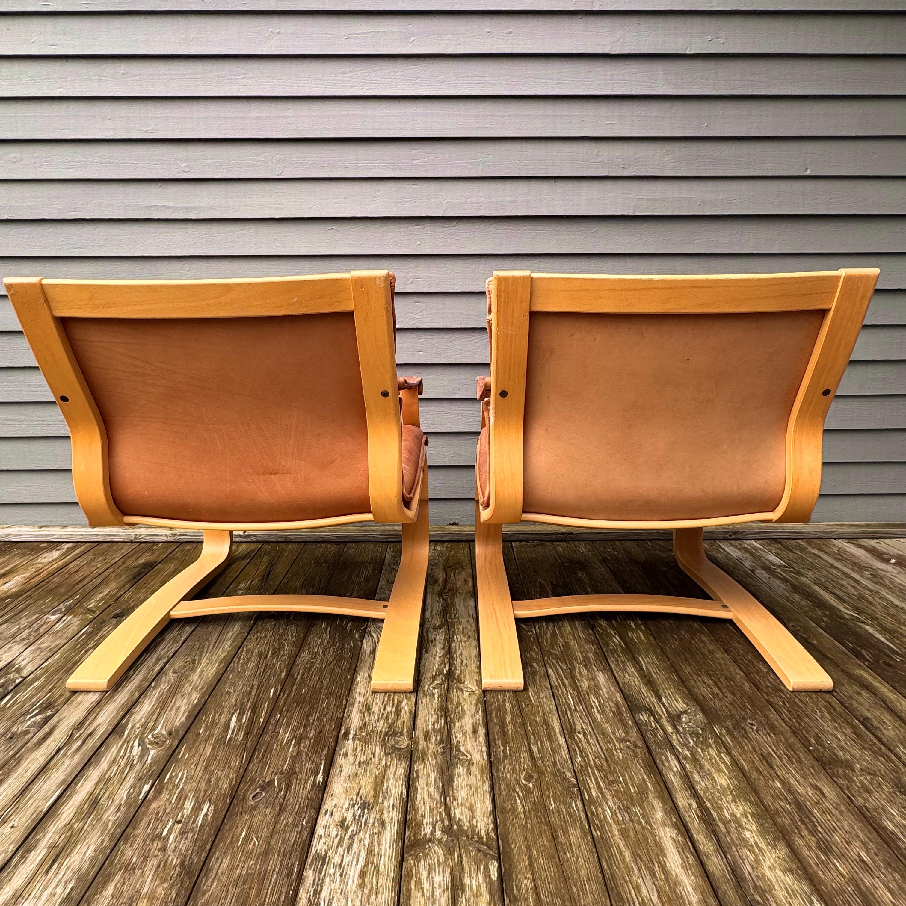 Scandinavian Modern Pair of lounge chairs by Åke Fribytter for Nelo Kroken For Sale