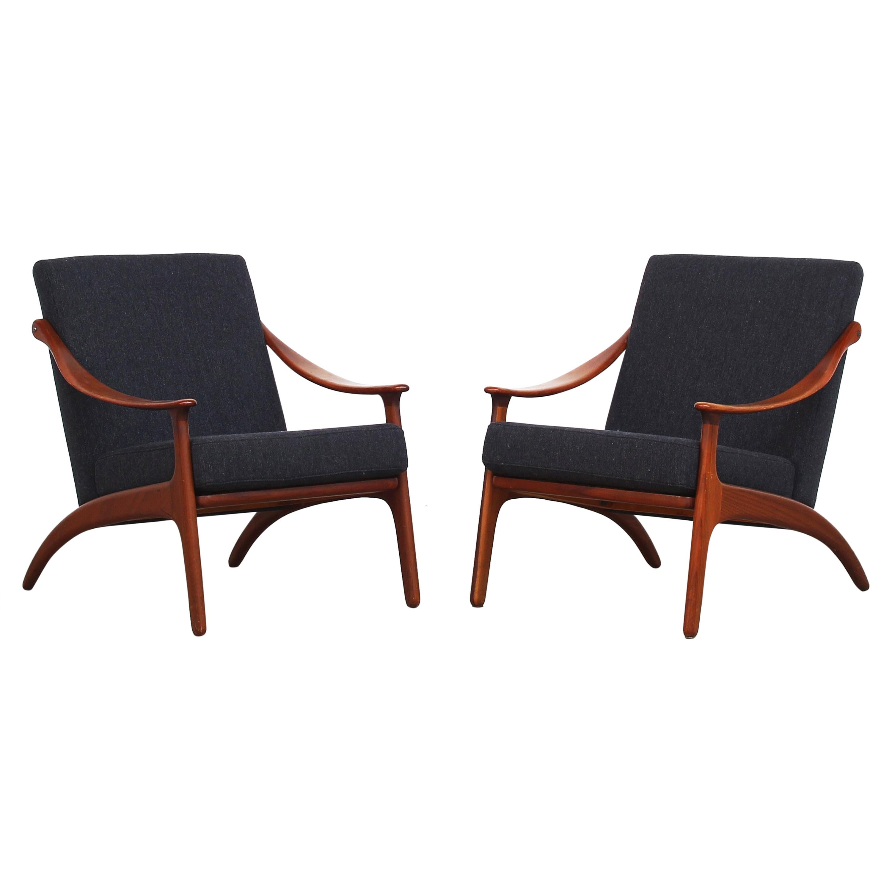 Pair of Lounge Chairs by Arne Hovmand Olsen for Mogens Kold Newly Reupholstered