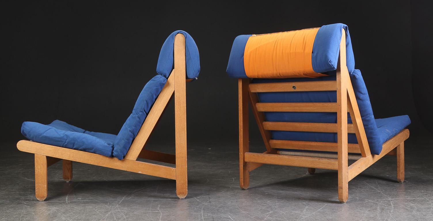 Scandinavian Modern Pair of Lounge Chairs by Bernt Pedersen