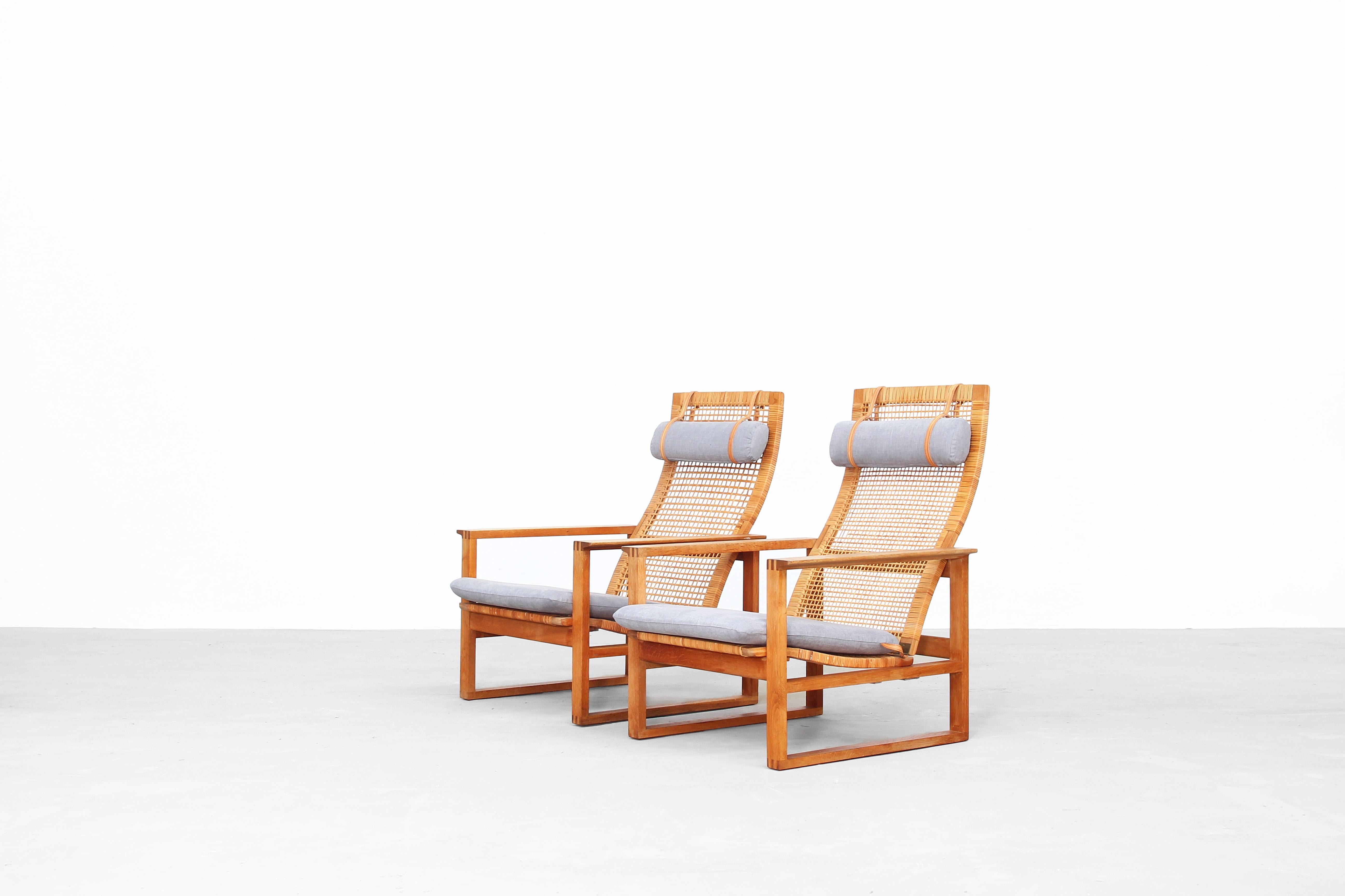 Scandinavian Modern Pair of Danish Lounge Chairs by Borge Mogensen for Fredericia