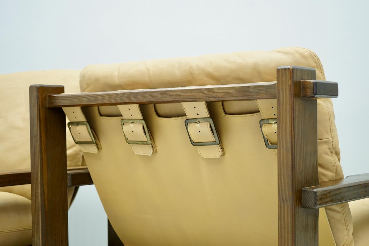 Mid-20th Century Pair of Lounge Chairs by Carl Straub Denmark 60s in Oak and Light Brown Leather