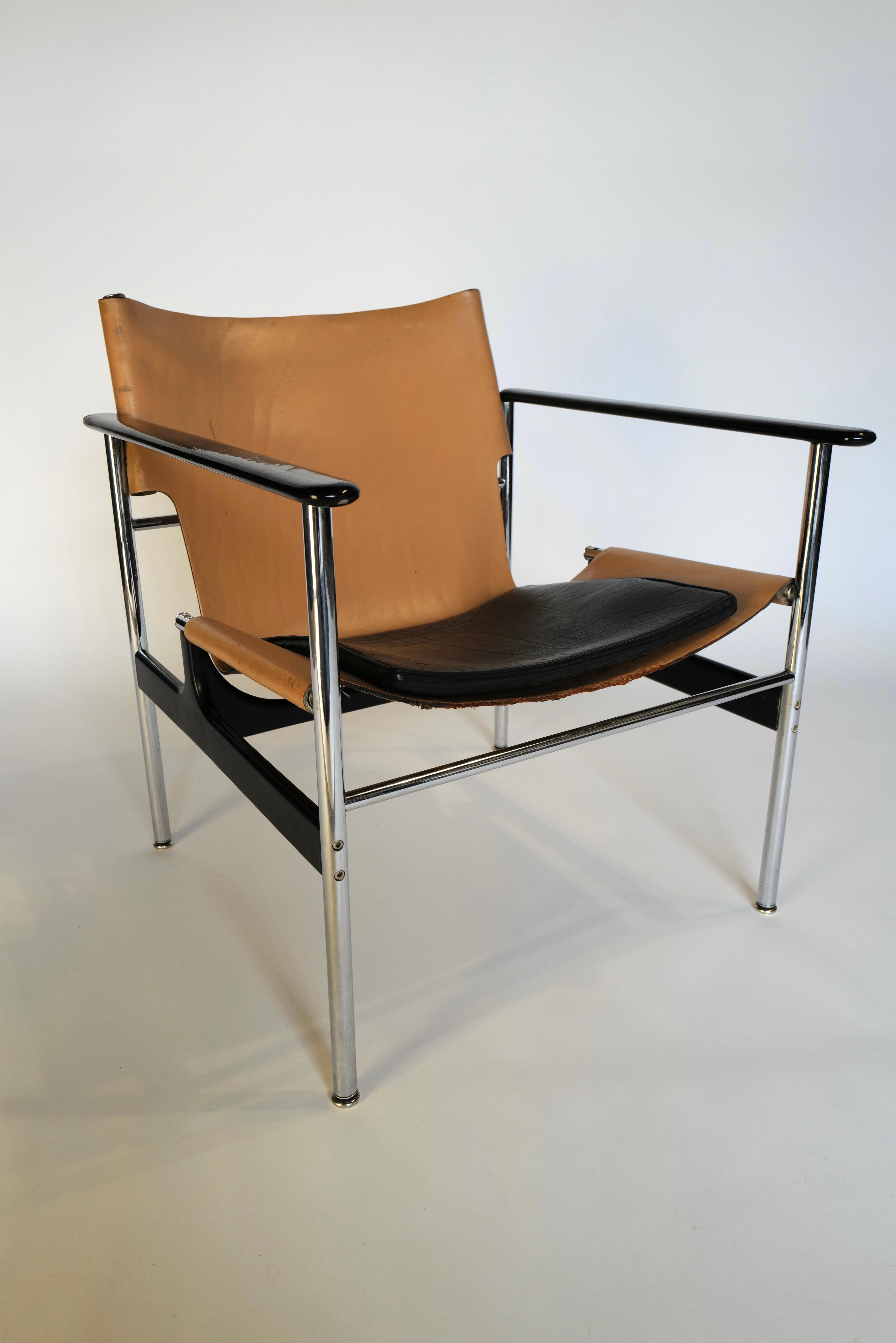 20th Century Pair of Lounge Chairs by Charles Pollock for Knoll For Sale