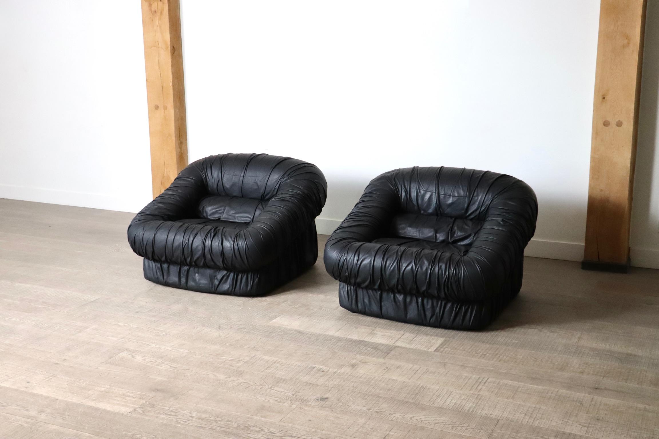 Atemberaubende und äußerst bequeme Loungesessel, entworfen von Gionathan De Pas, Donato D'Urbino und Paolo Lomazzi und in den 1970er Jahren in Italien von Dall'Oca hergestellt.

Ein höchst komfortables Design mit der ikonischen Anziehungskraft der