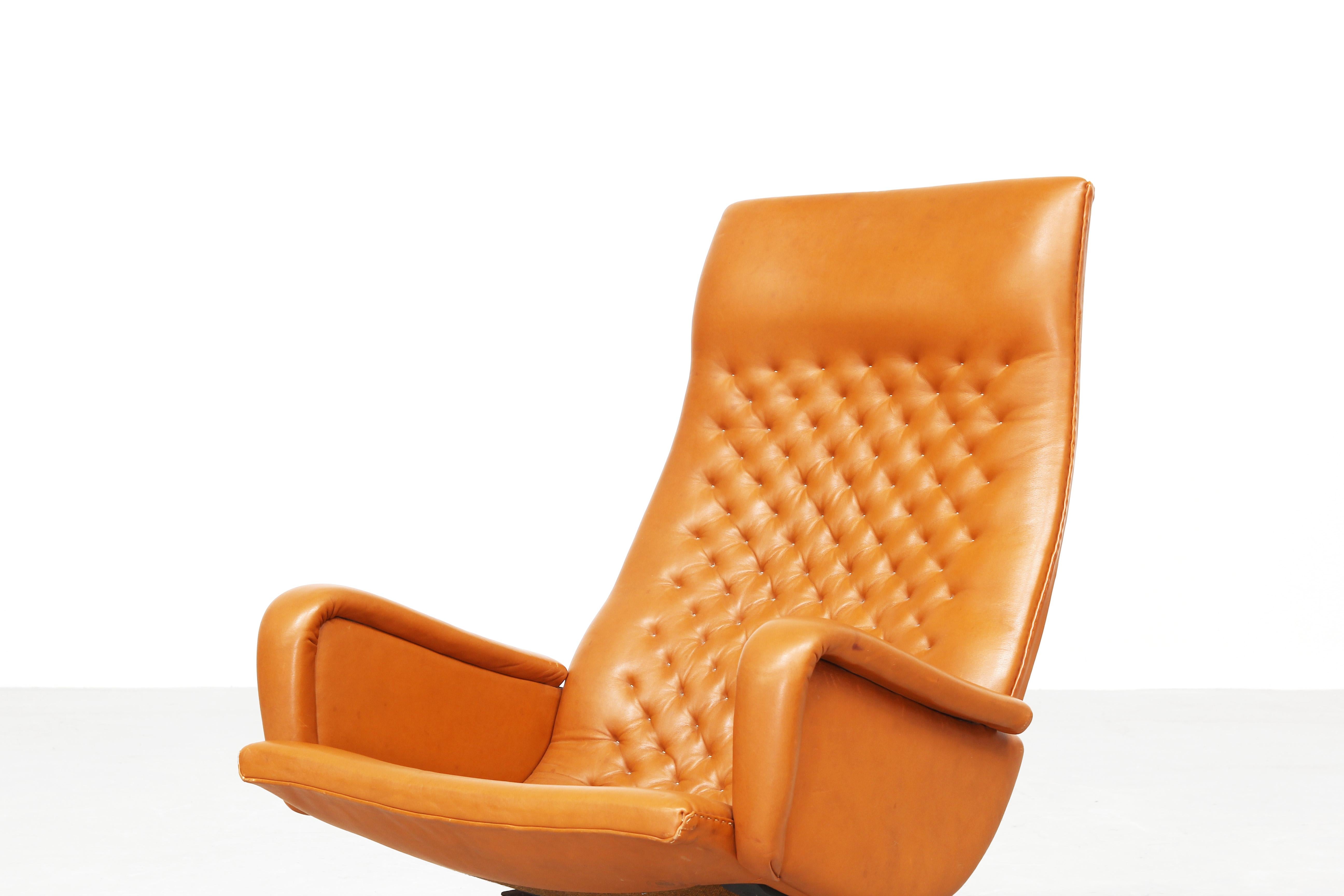 Pair of Lounge Chairs by De Sede Mod. Ds 51, Original 1970s in Cognac Leather In Good Condition In Berlin, DE