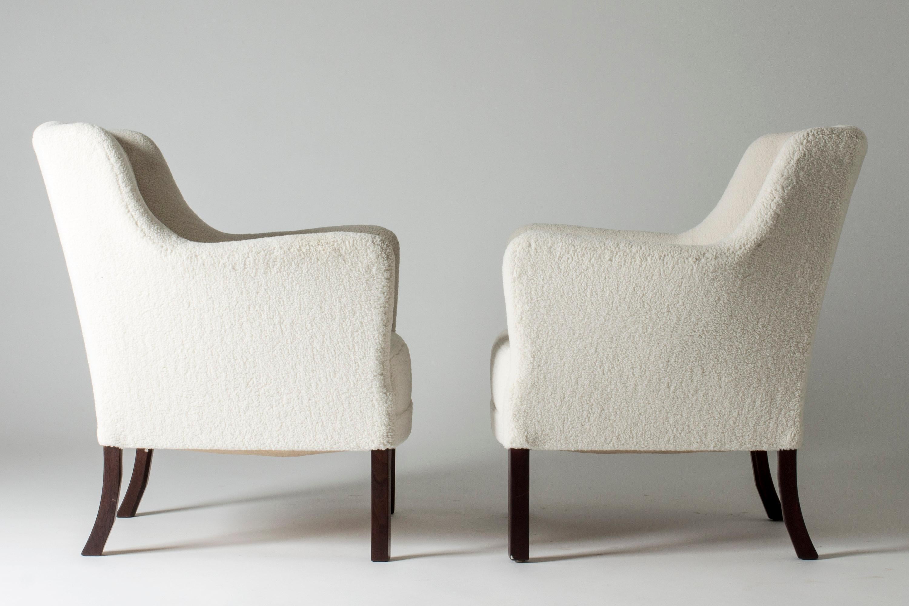 Scandinavian Modern Pair of Lounge Chairs by Einar Larsen For Sale