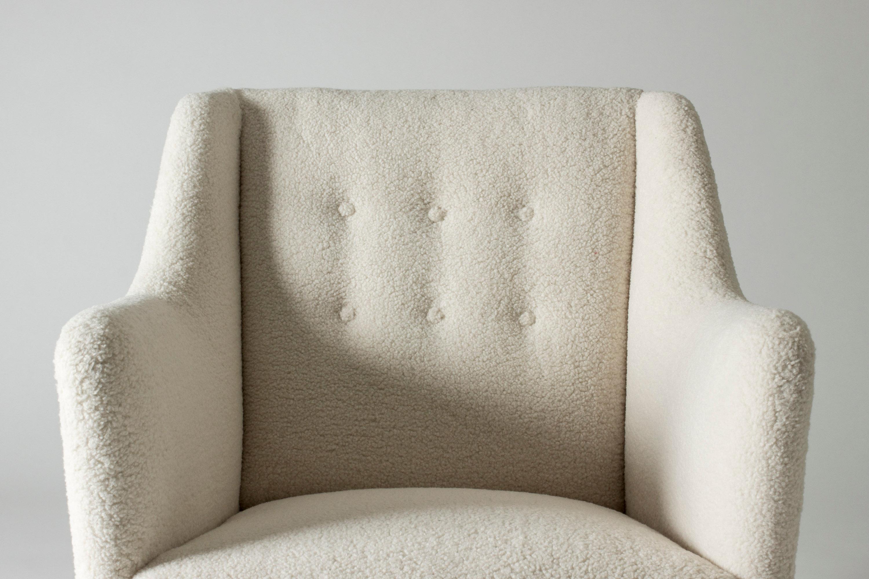 Bouclé Pair of Lounge Chairs by Einar Larsen For Sale