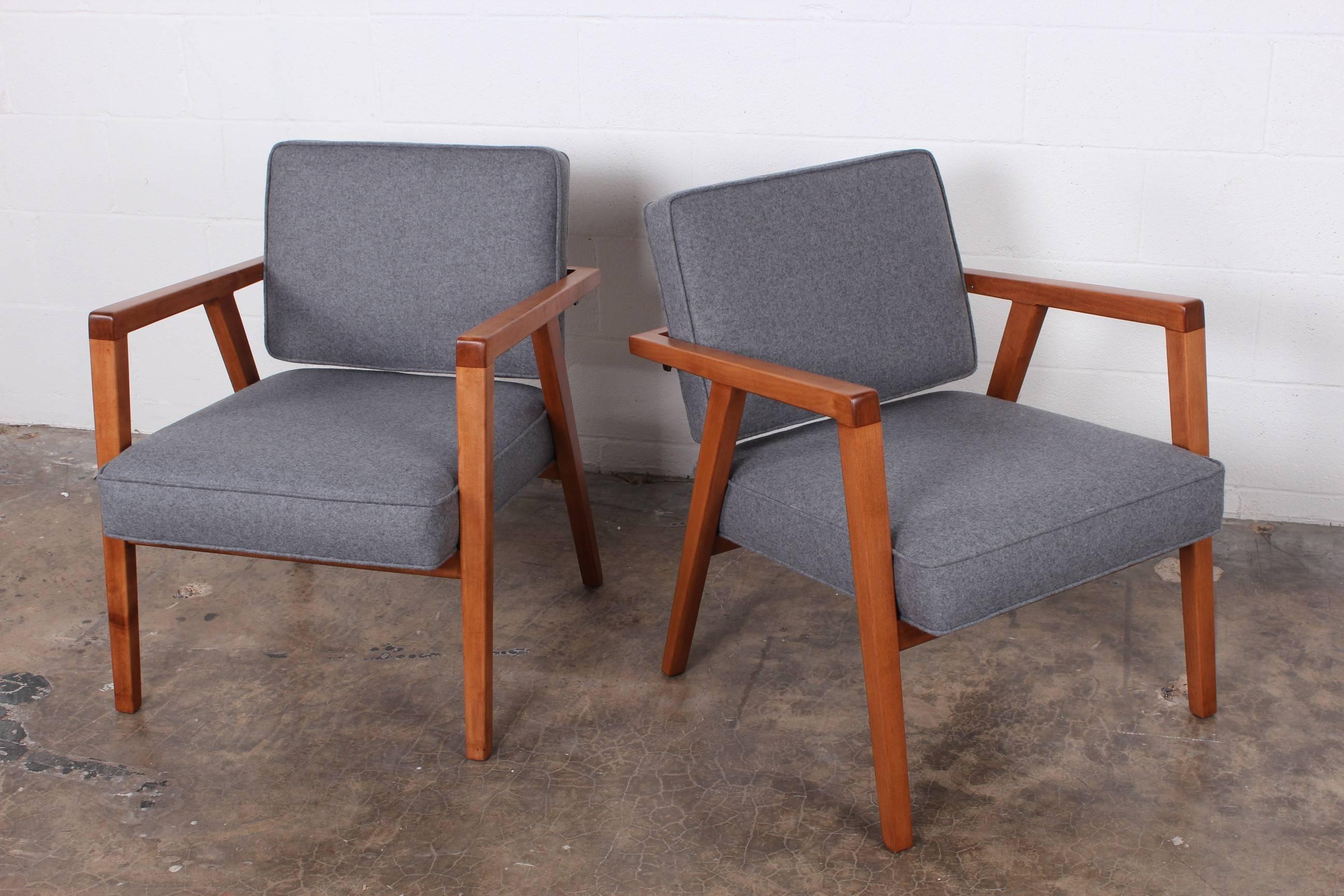 Pair of Lounge Chairs by Franco Albini 5