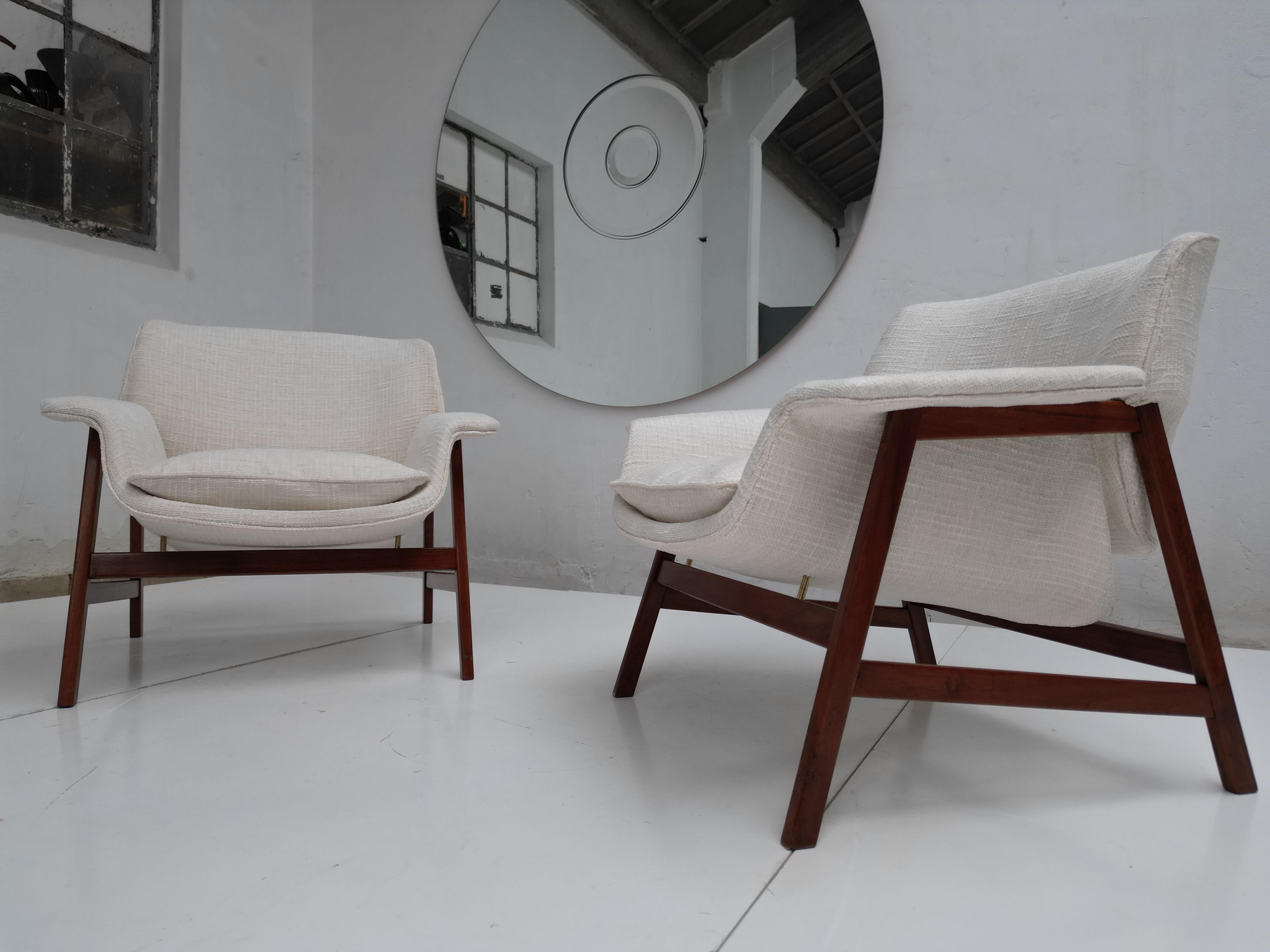 Pair of Lounge Chairs by Gianfranco Frattini Cassina, Italy, 1956 2