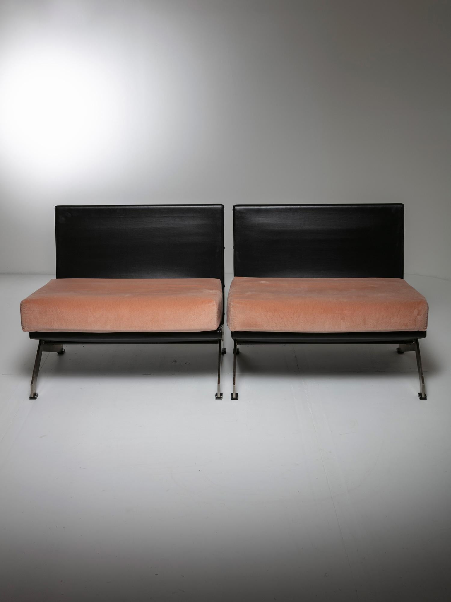 Mid-20th Century Pair of Lounge Chairs by Gianni Moscatelli for Formanova