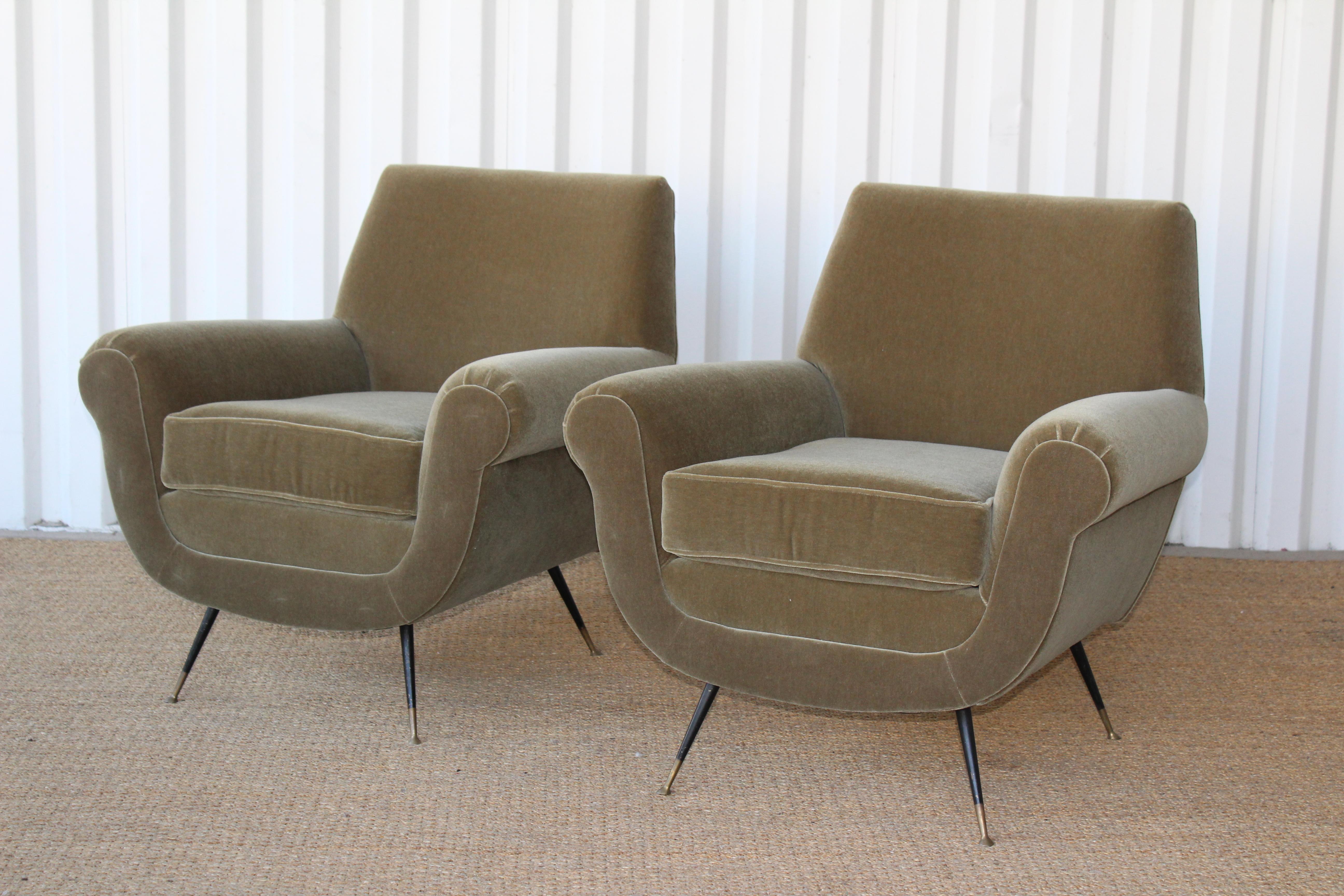 Pair of Lounge Chairs by Gigi Radice for Minotti, Italy, 1950s In Excellent Condition In Los Angeles, CA