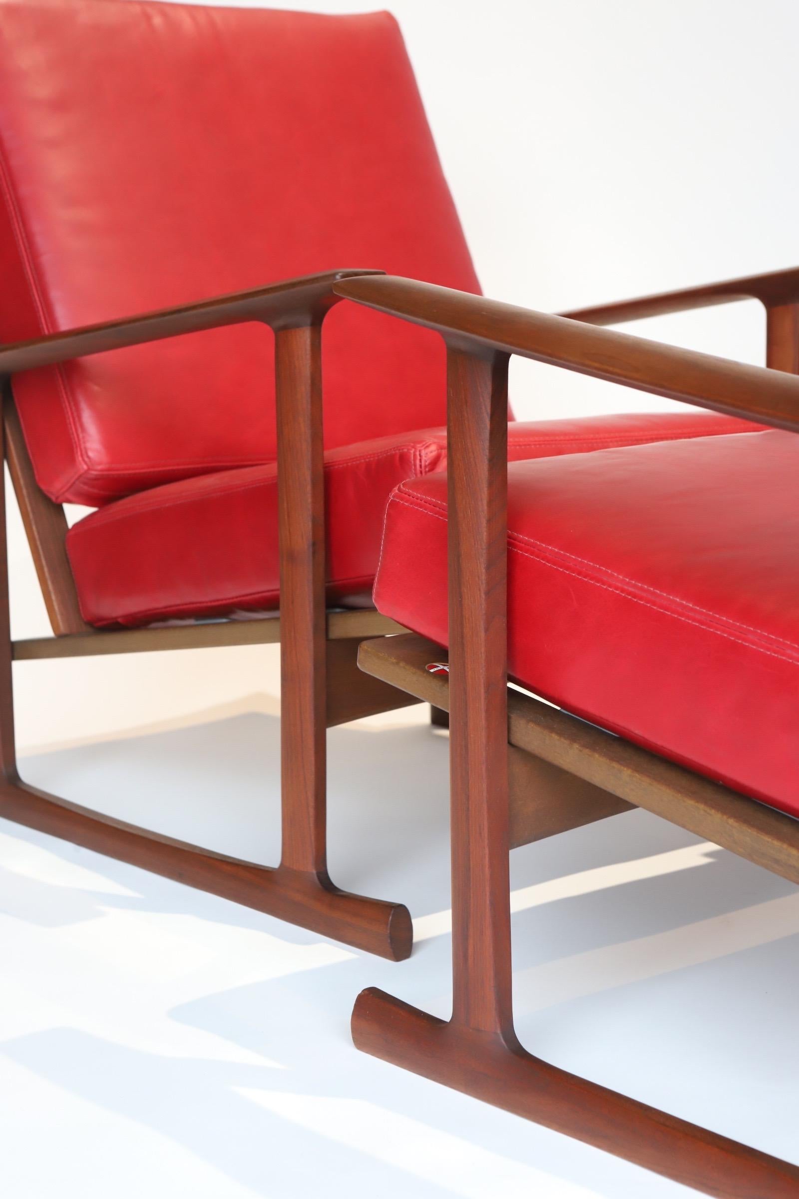 Pair of Lounge Chairs by Ib Kofod-Larsen 12