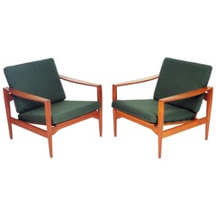 Pair of Lounge Chairs by Illum Wikkelsø, Denmark