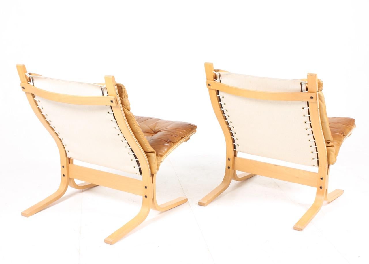 Mid-20th Century Pair of Lounge Chairs by Ingmar Relling