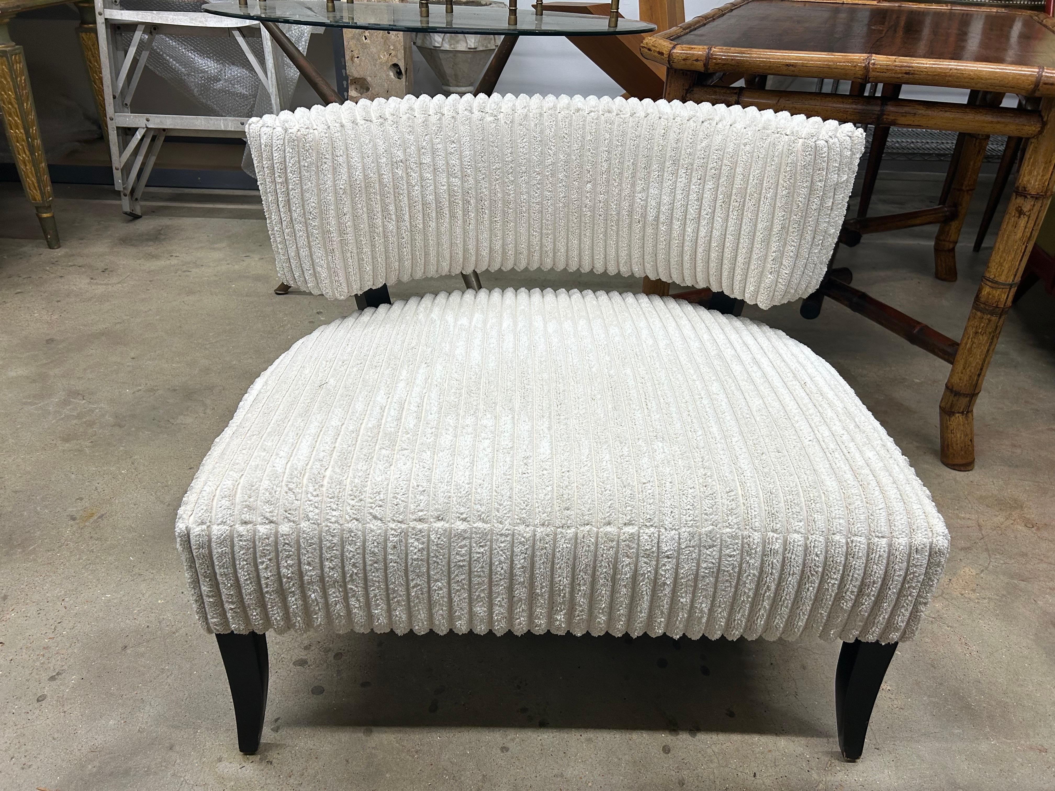 Paar Lounge-Stühle von James Mont (Ebonisiert) im Angebot