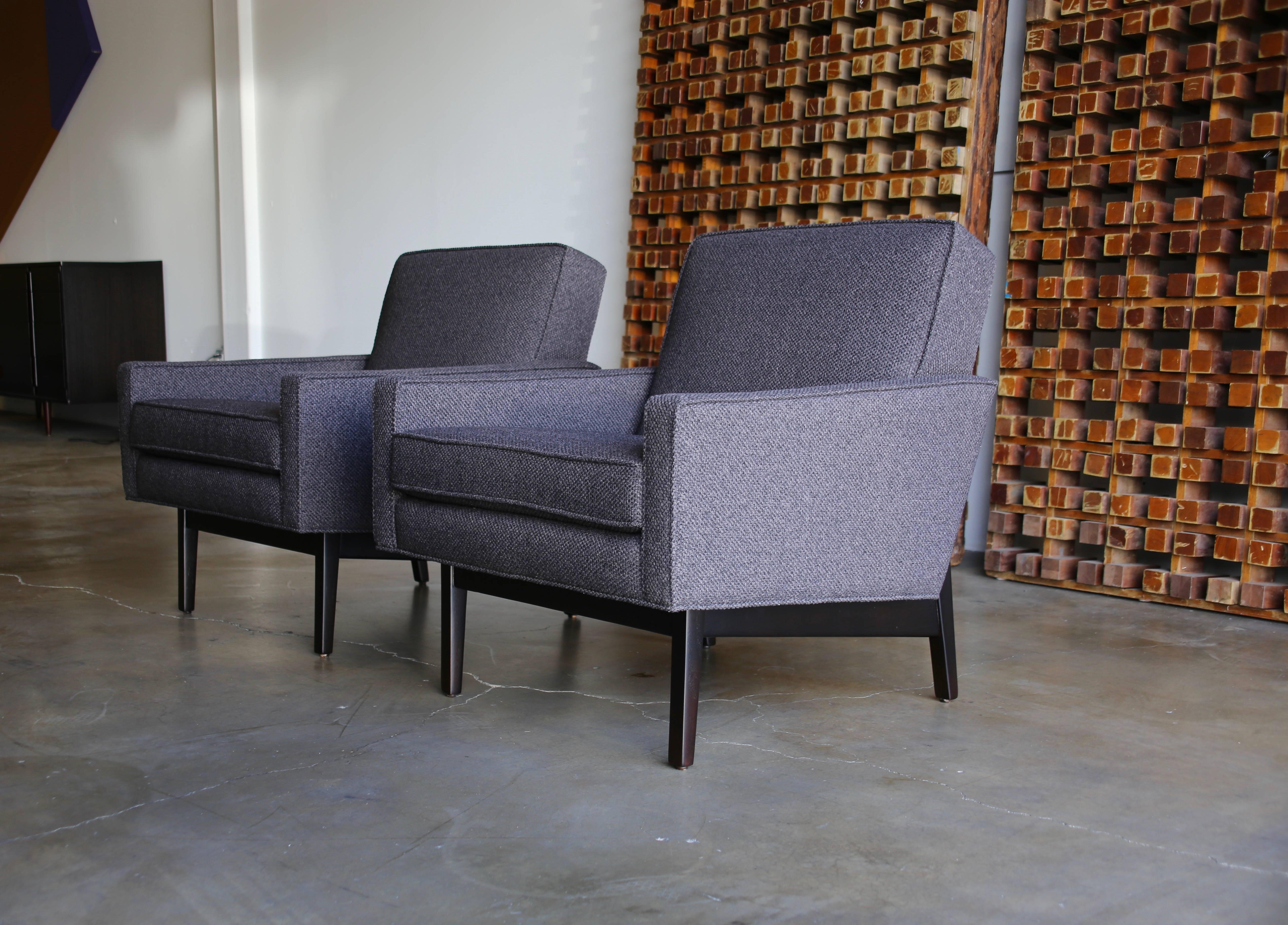 Mid-Century Modern Pair of Lounge Chairs by Jens Risom