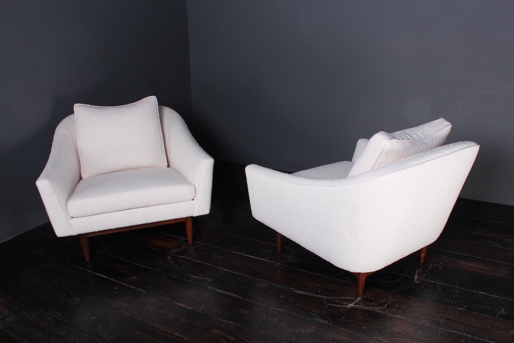 Pair of Lounge Chairs by Jens Risom 3