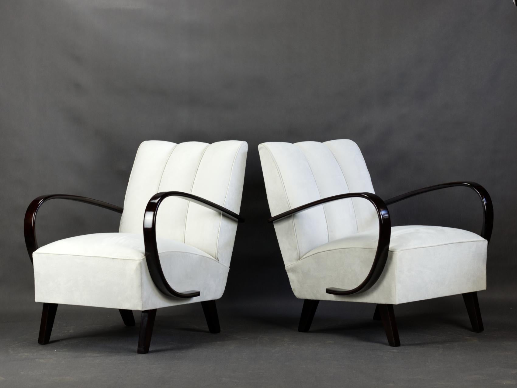 Paire de fauteuils de Jindrich Halabala, années 1950 Excellent état - En vente à Lucenec, SK