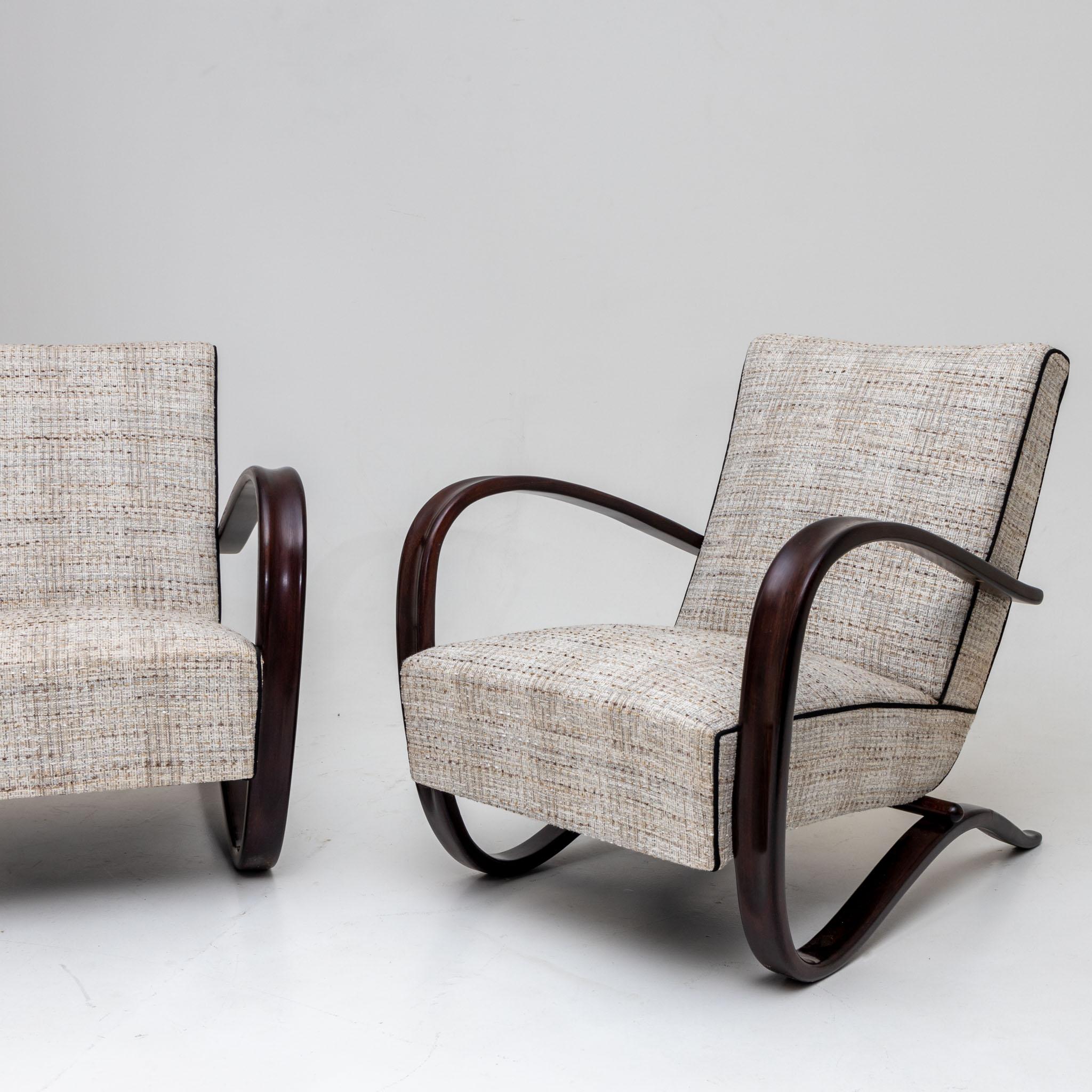 Pair of Lounge Chairs by Jindrich Halabala, Czech Republic, 1930s In Excellent Condition In Greding, DE