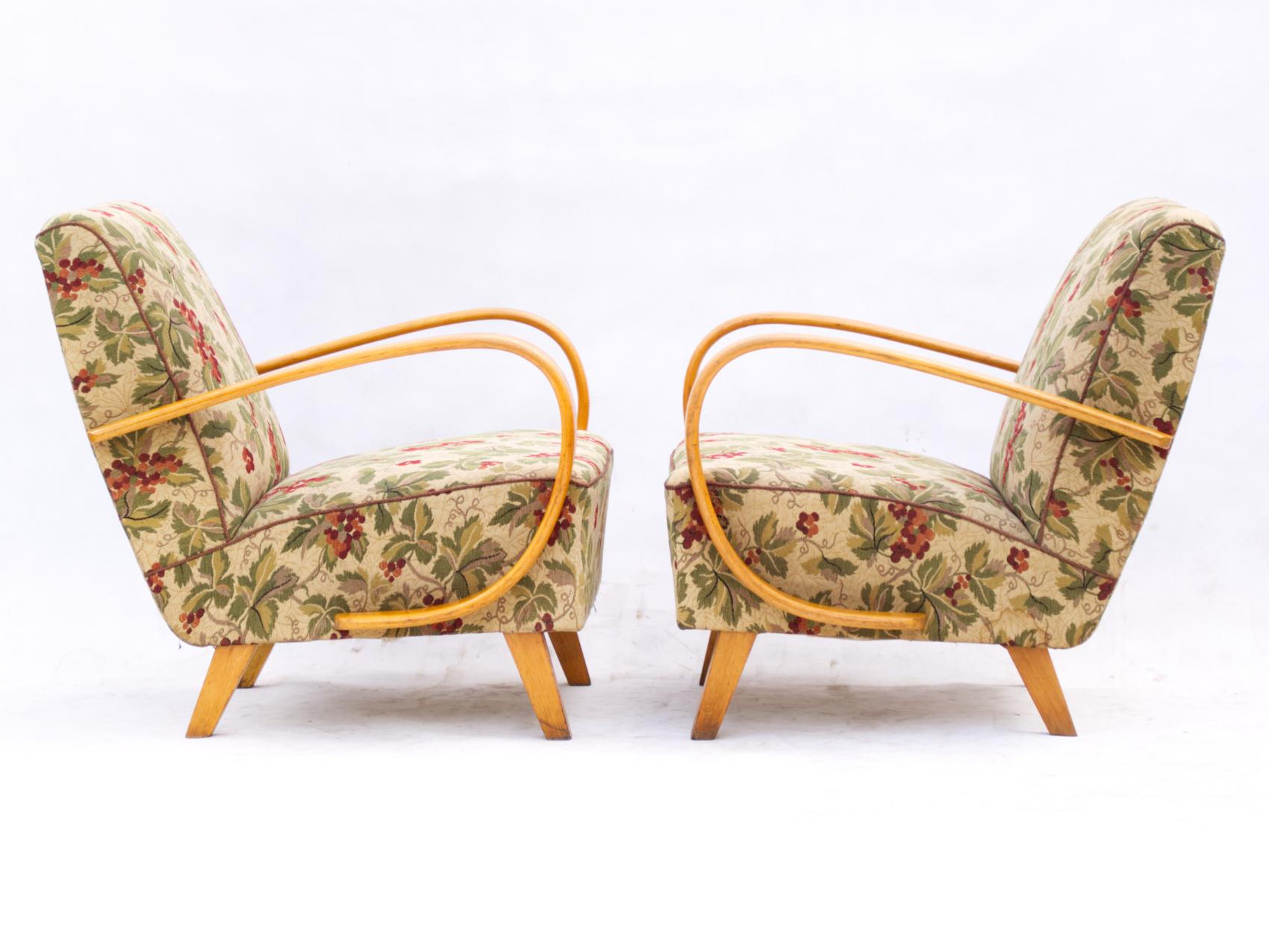 Art Deco Pair of Lounge Chairs by Jindrich Halabala for UP Zavody Brno, 1930s