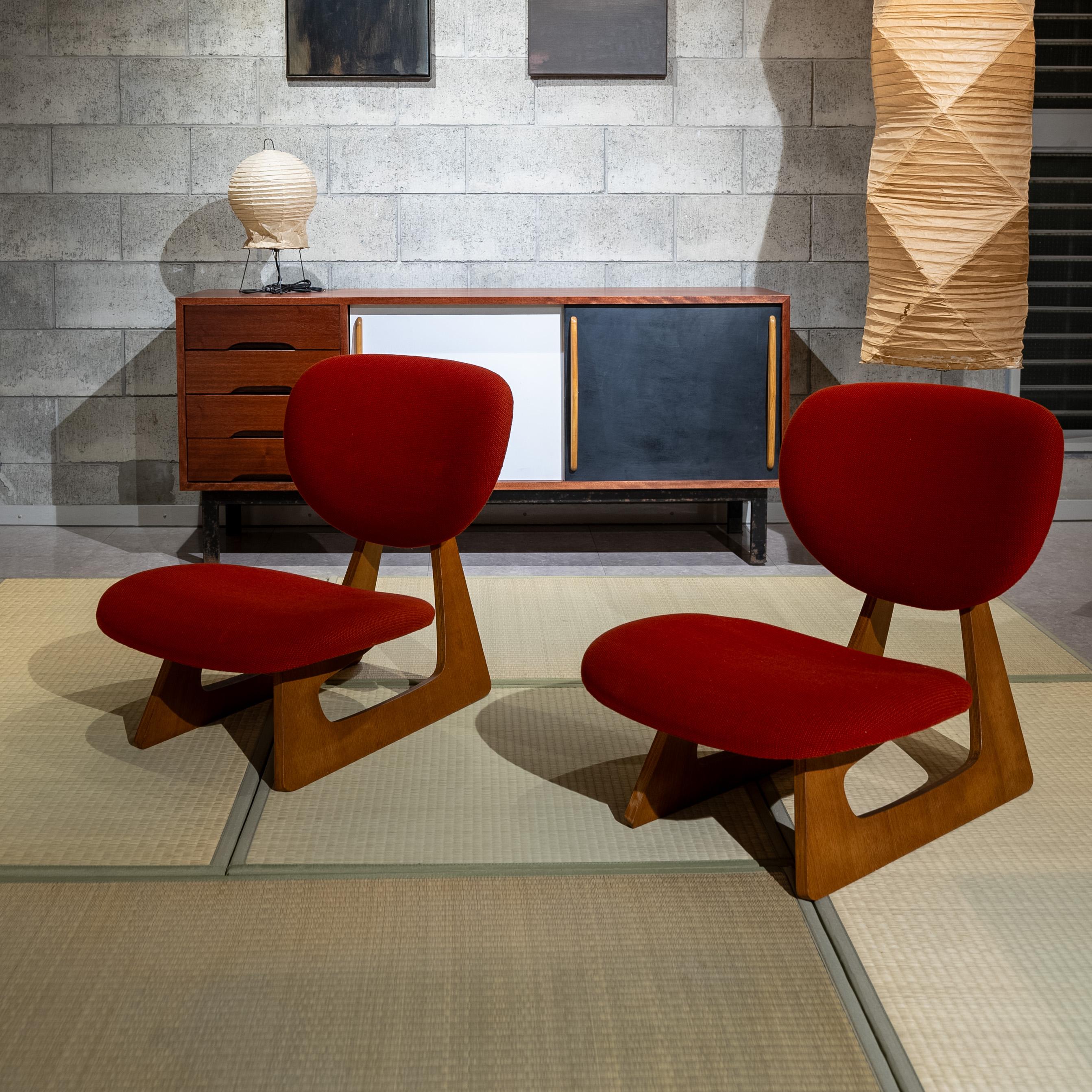 Fabric Pair of Lounge Chairs, by Junzo Sakakura and  Daisaku Cho, Japan 1970s For Sale