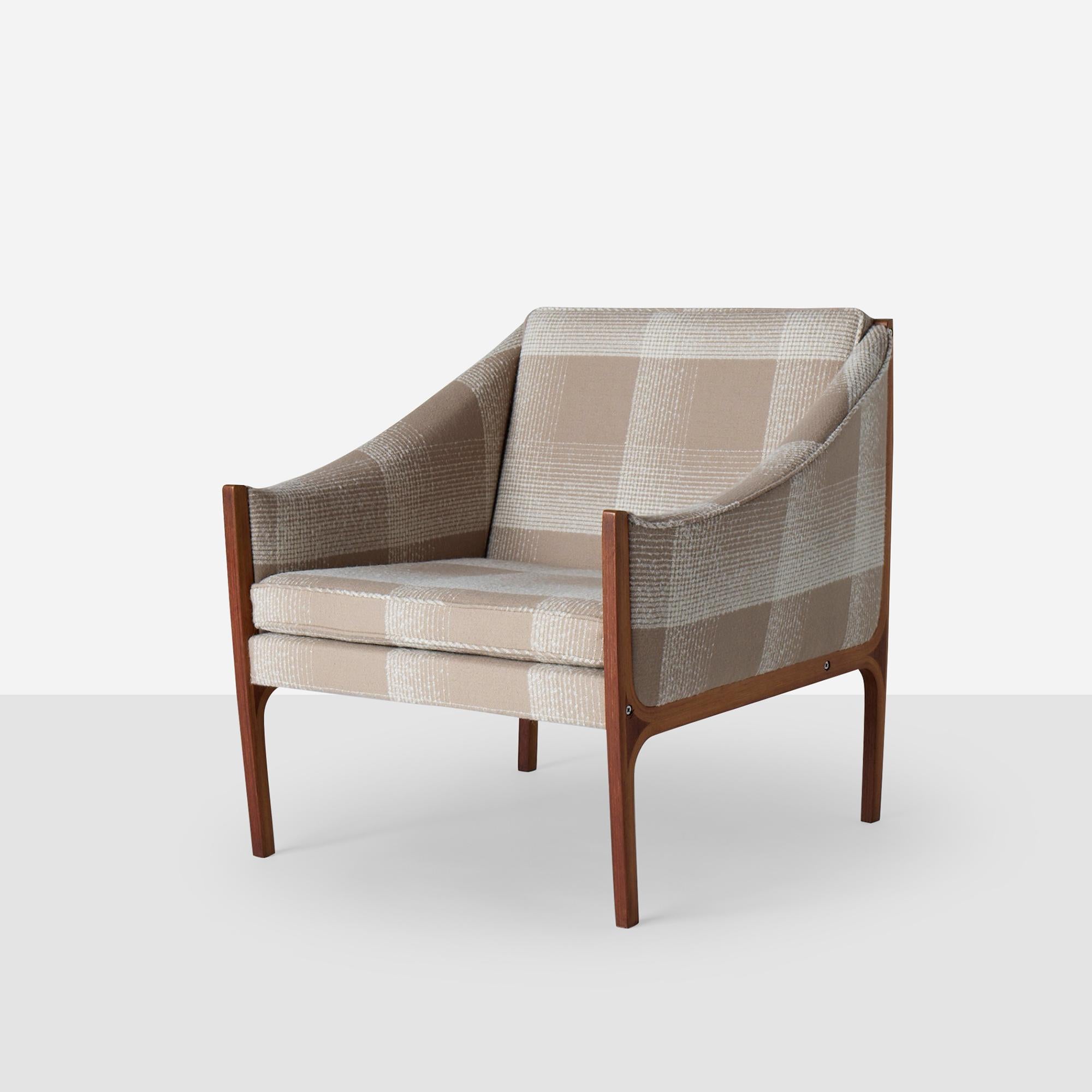 Ein Paar Loungesessel von Junzo Sakakura Architectural Institute (Moderne) im Angebot