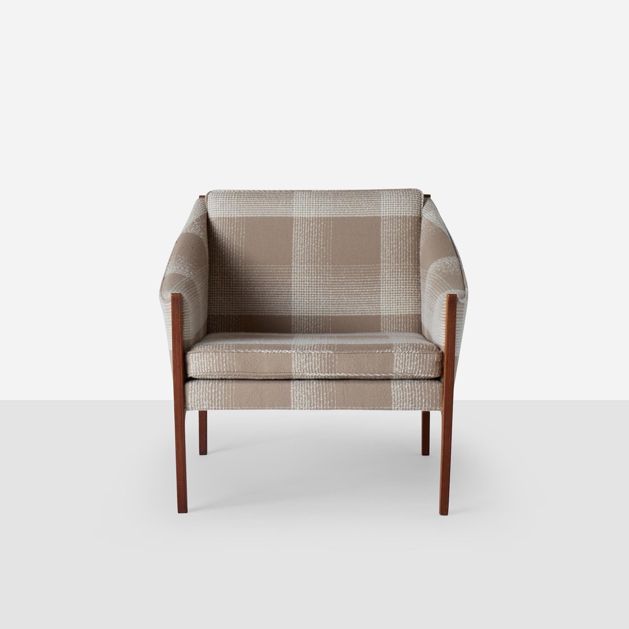 Ein Paar Loungesessel von Junzo Sakakura Architectural Institute im Zustand „Hervorragend“ im Angebot in San Francisco, CA