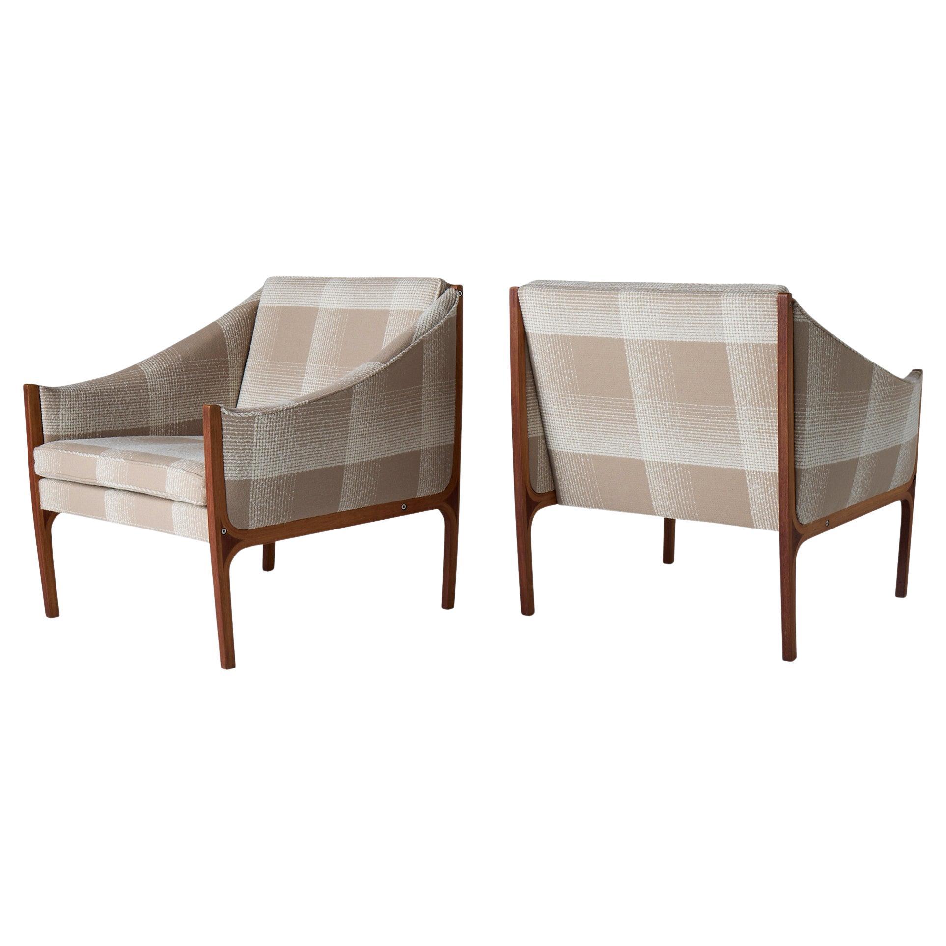 Ein Paar Loungesessel von Junzo Sakakura Architectural Institute im Angebot