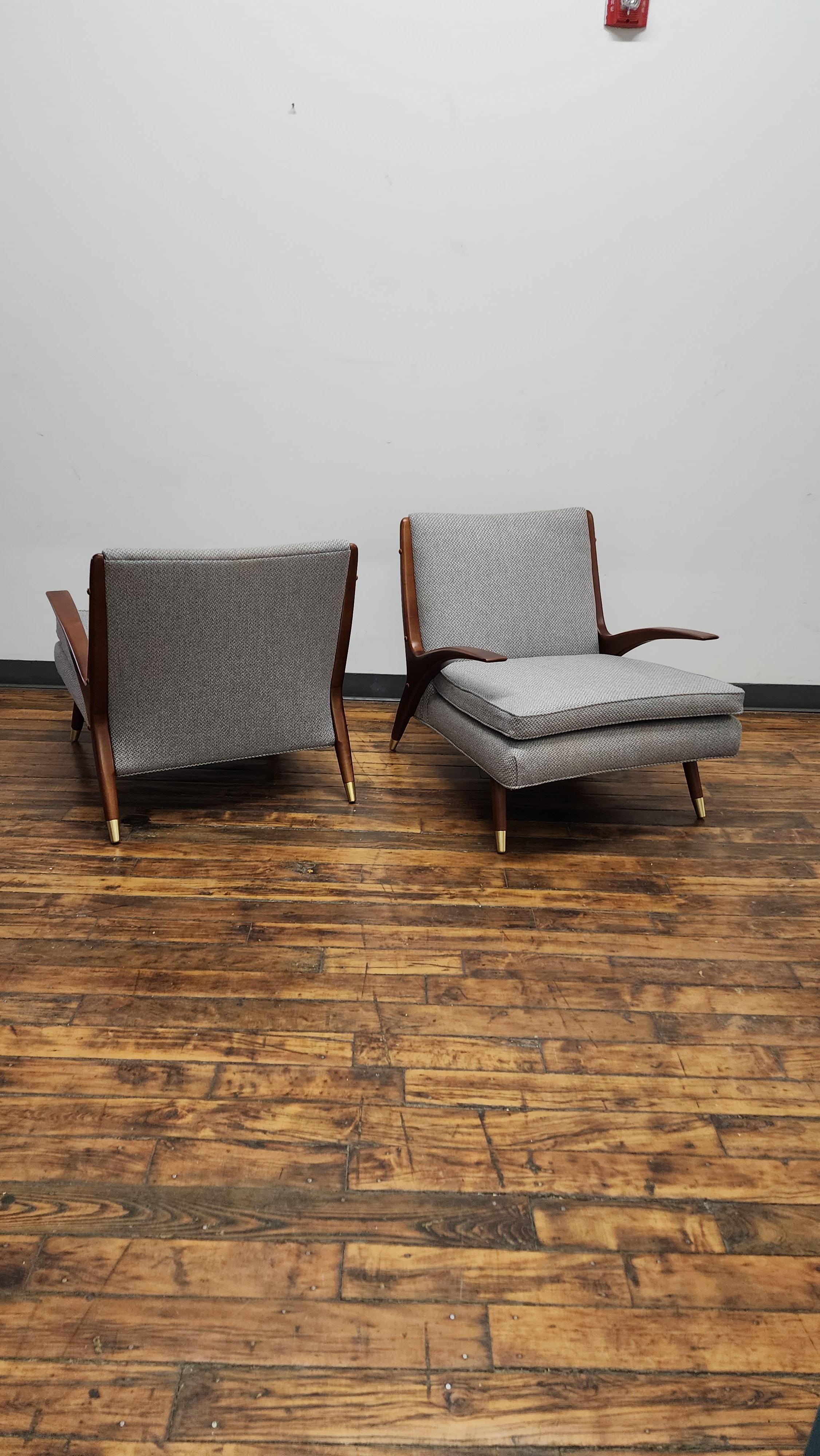 Pair of Lounge Chairs by Karpen of California In Good Condition For Sale In Philadelphia, PA