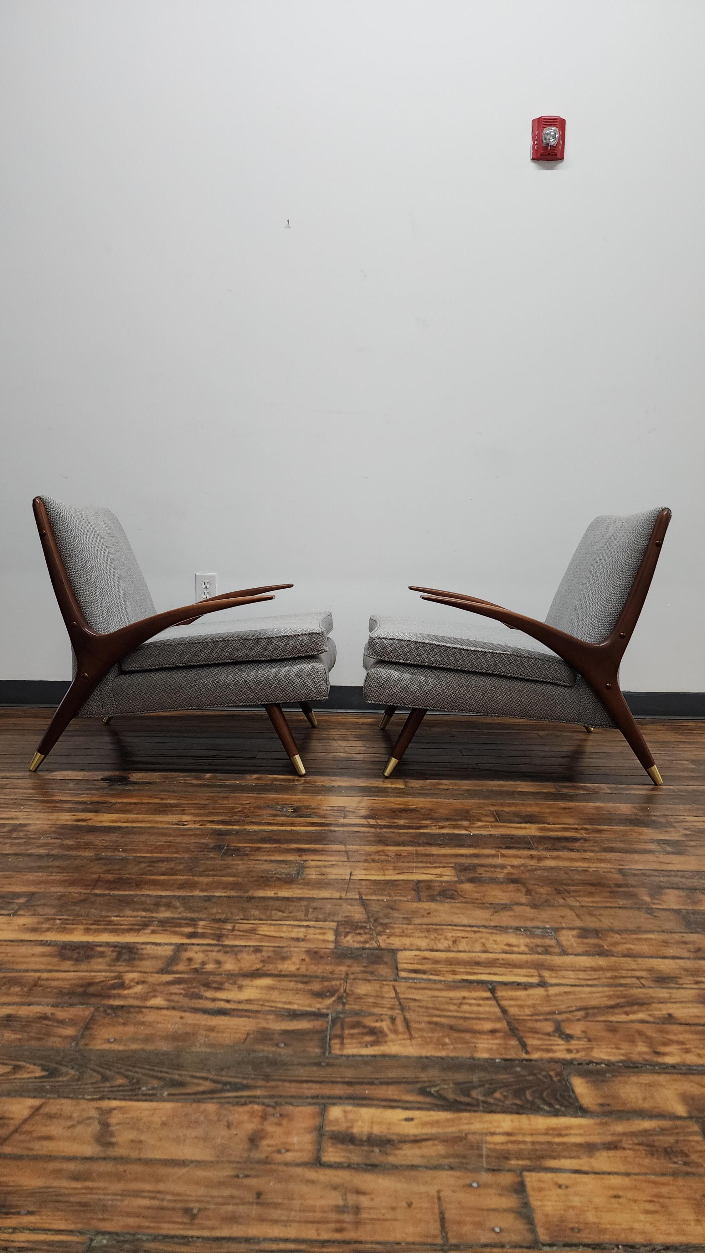 Walnut Pair of Lounge Chairs by Karpen of California For Sale