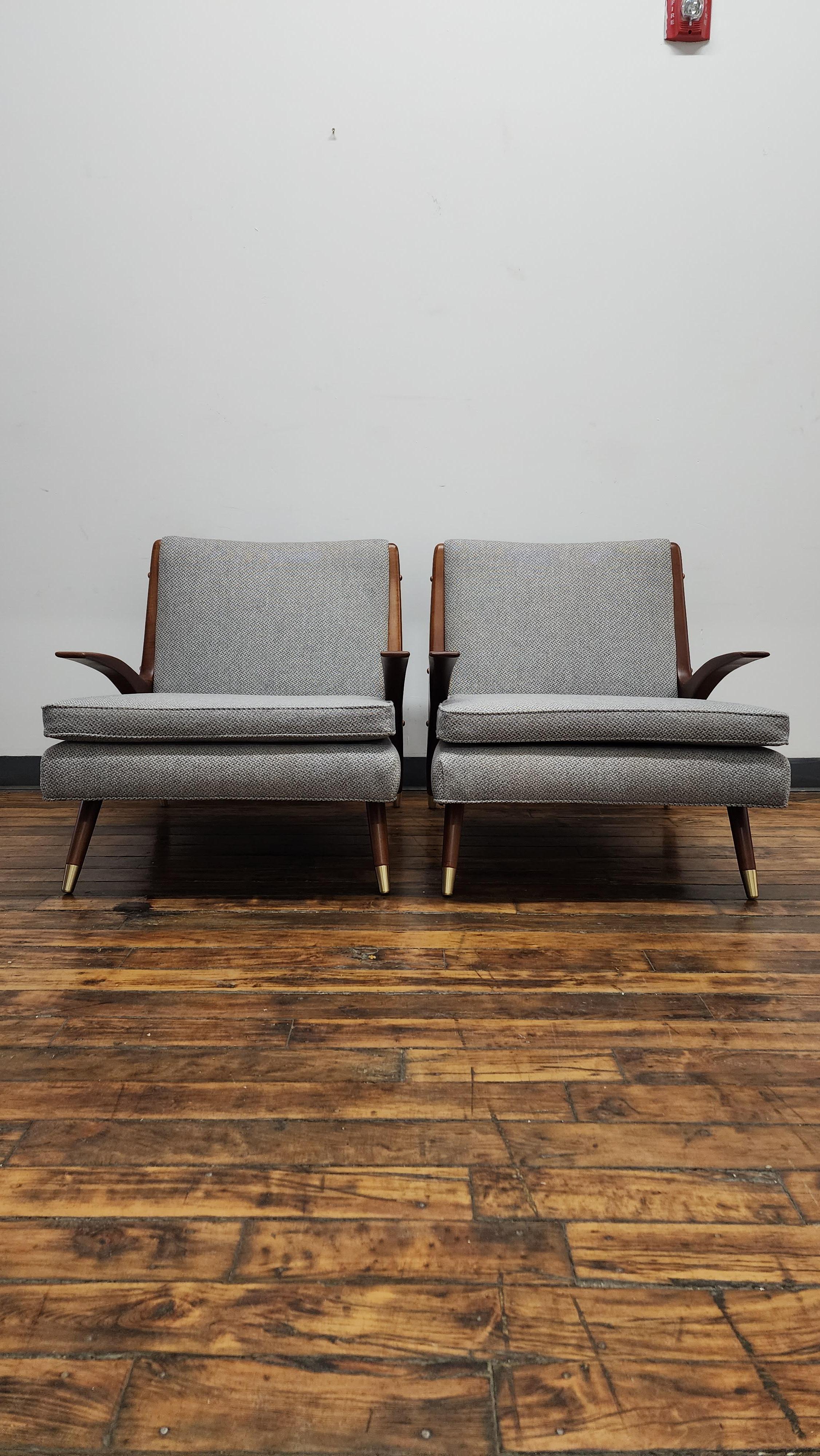 Pair of Lounge Chairs by Karpen of California For Sale 1