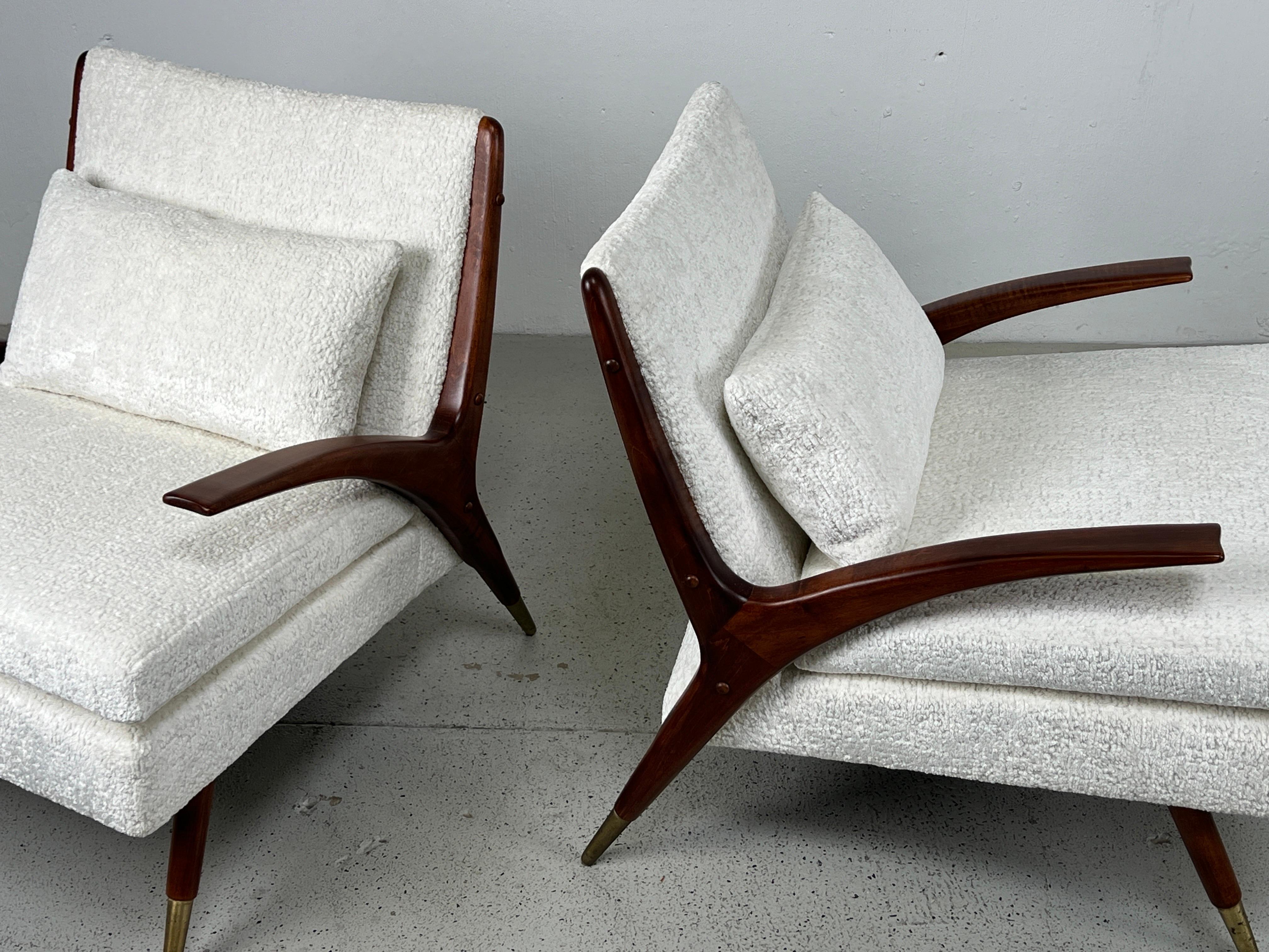Pair of Lounge Chairs by Karpen of California For Sale 1
