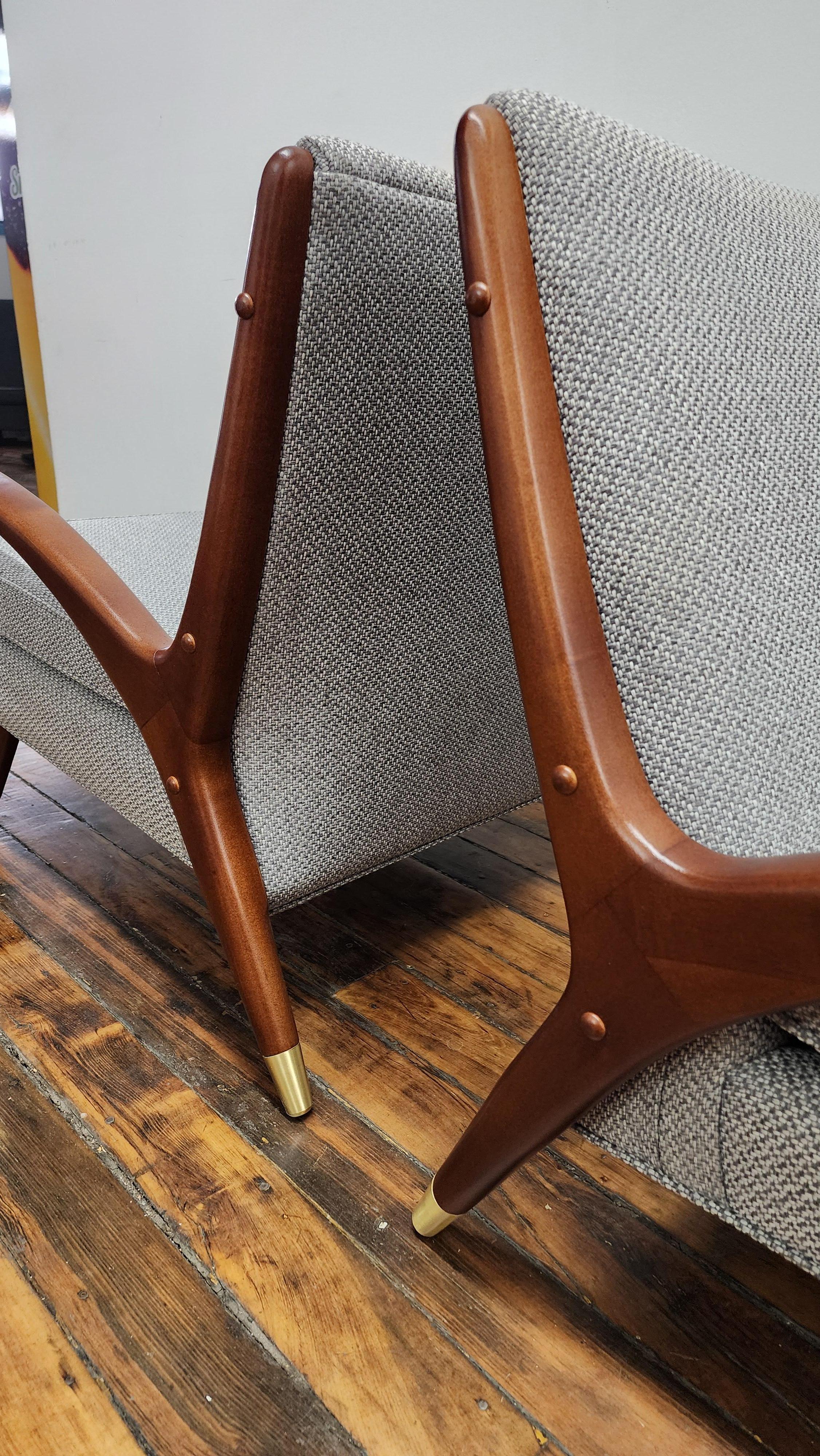 Pair of Lounge Chairs by Karpen of California For Sale 2