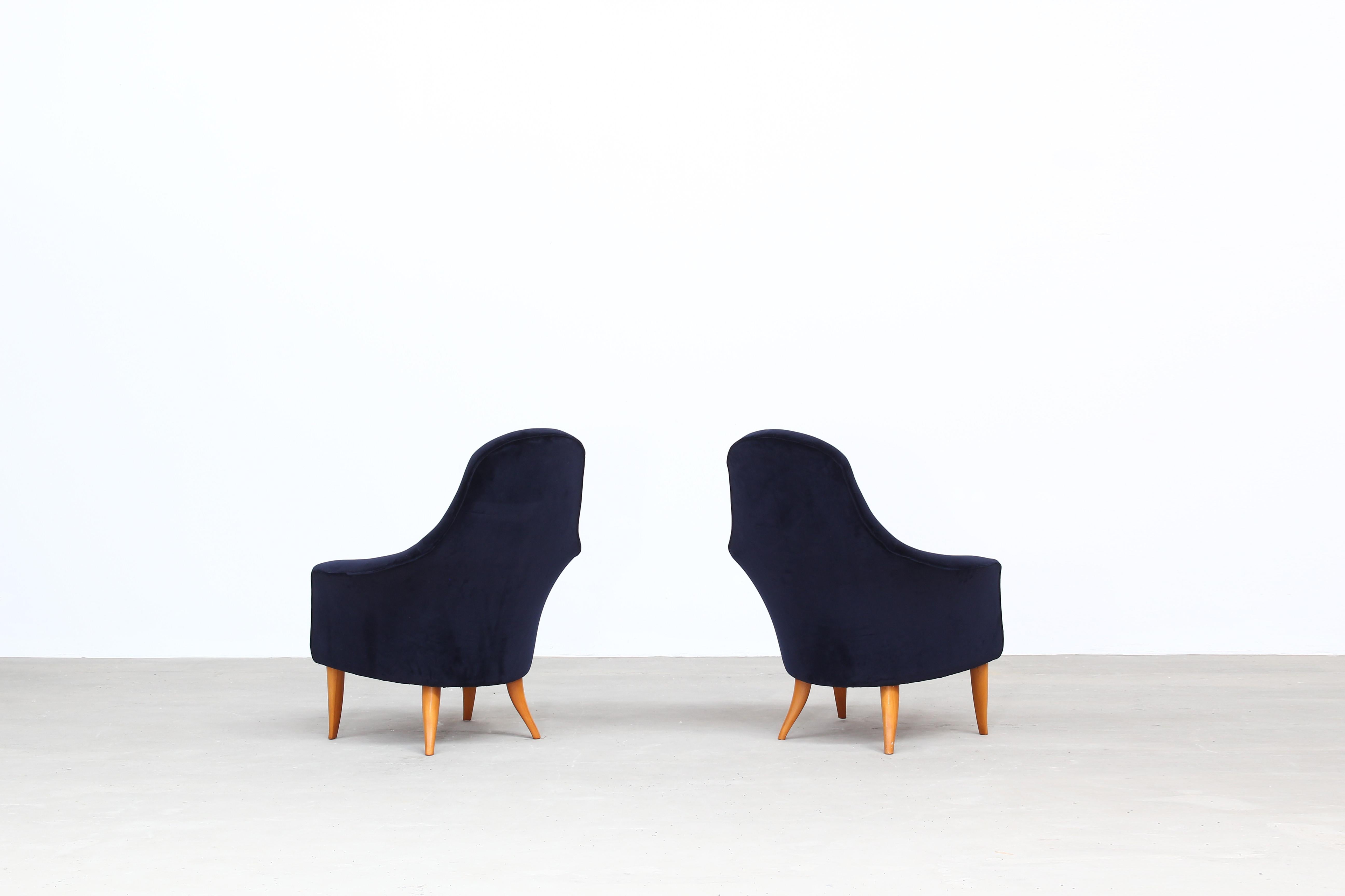 Pair of Danish Lounge Chairs by Kerstin Holmquist for Nordiska New Upholstery In Excellent Condition In Berlin, DE