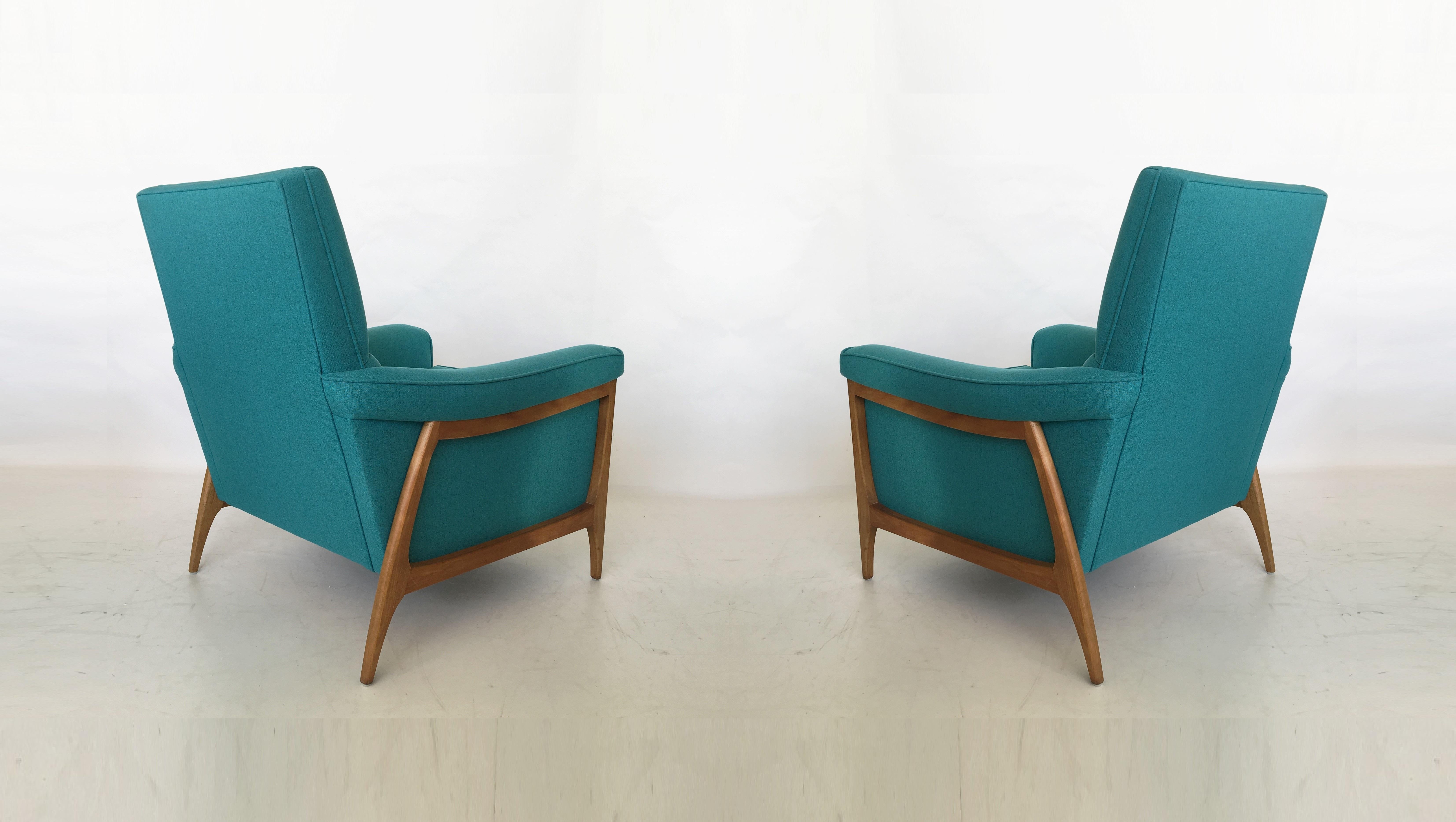 Mid-Century Modern Pair of Lounge Chairs by Kroehler For Sale