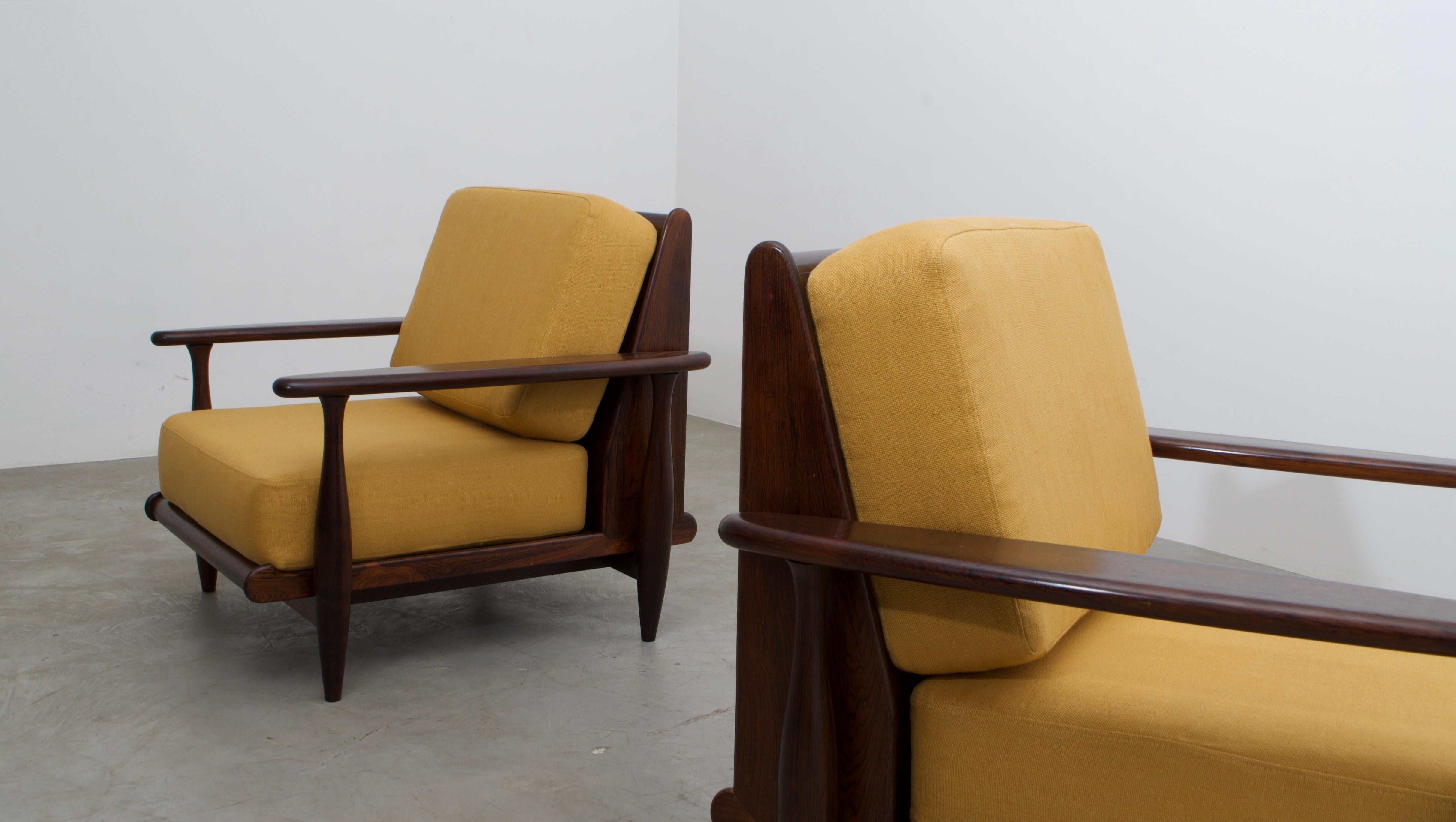 Fabric Pair of Lounge Chairs by Liceu de Artes e Ofícios, 1960's, Brazilian Mid-Century For Sale