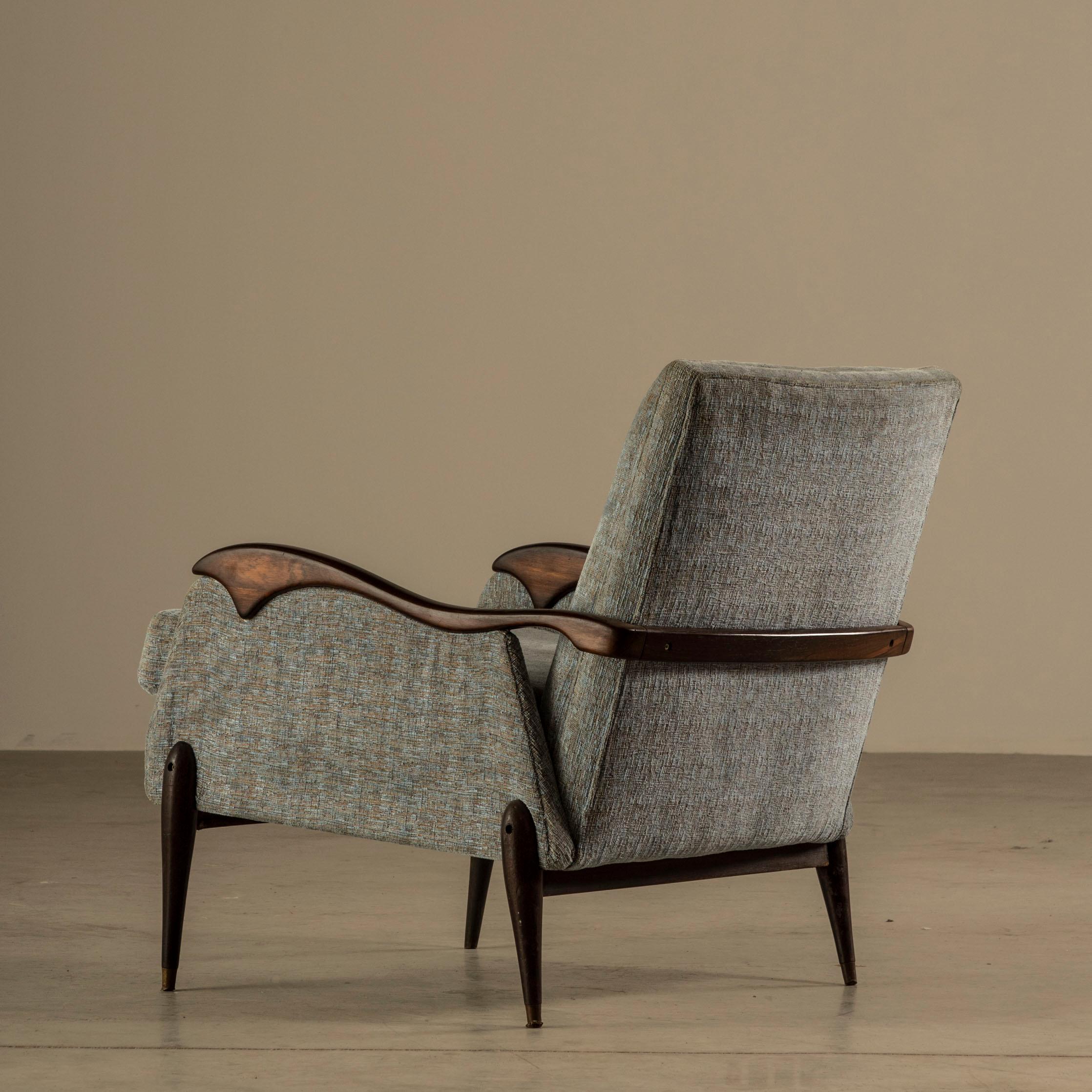 Pair of Lounge Chairs by Liceu de Artes & Ofícios, Brazilian Mid-Century Modern In Excellent Condition In Sao Paulo, SP