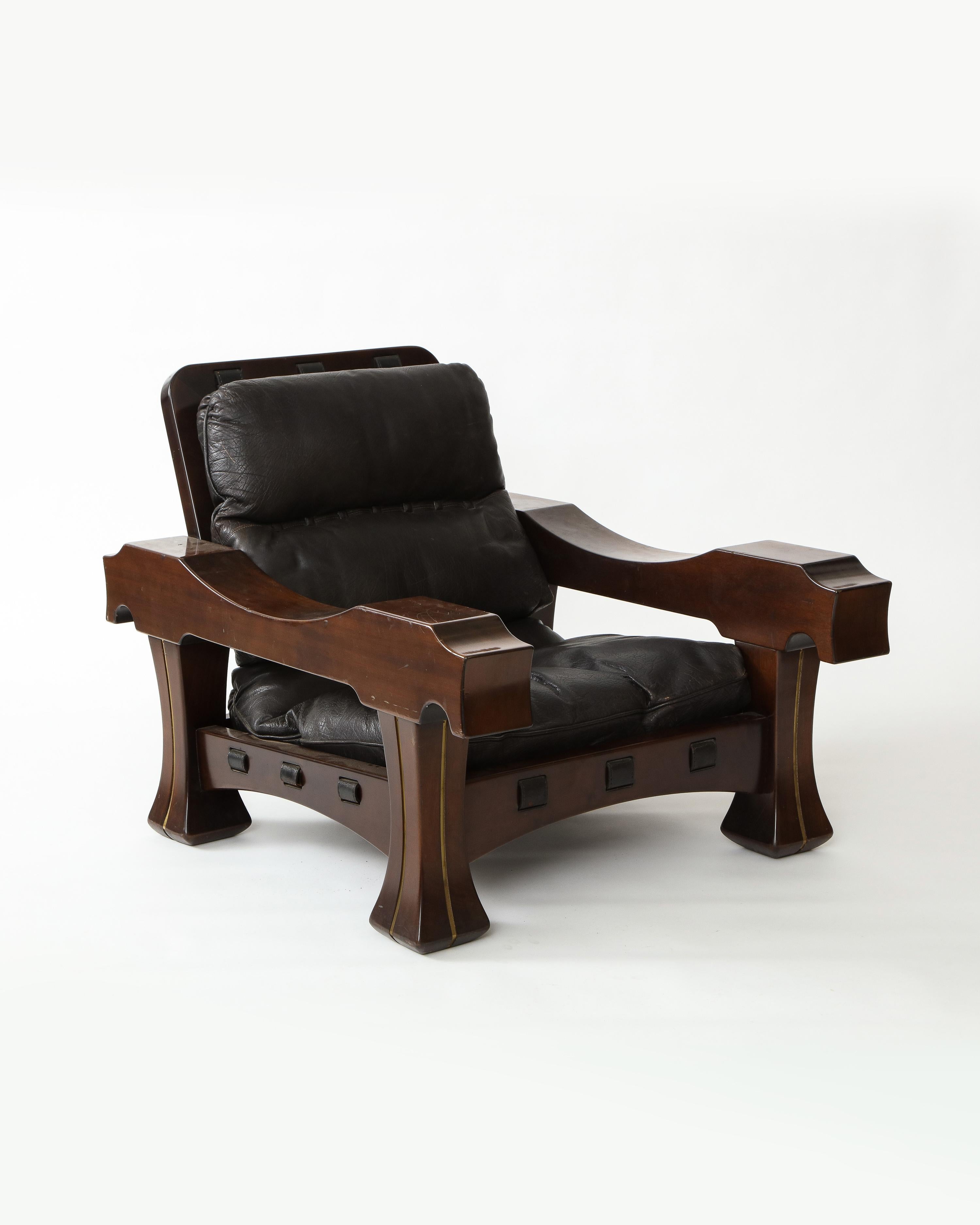 Brutalist Pair of Ussaro Lounge Chairs by Luciano Frigerio in Leather, Wood and Brass
