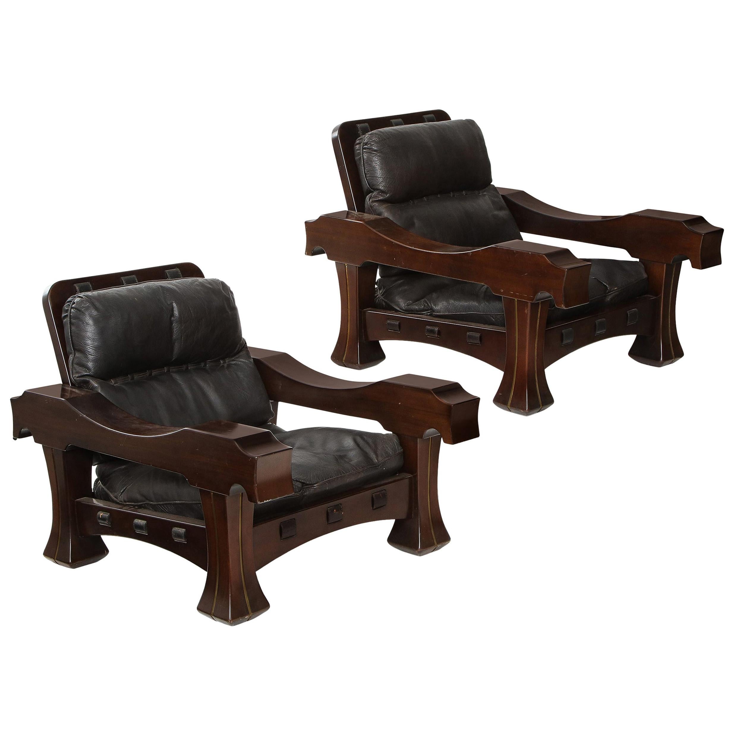 Pair of Ussaro Lounge Chairs by Luciano Frigerio in Leather, Wood and Brass