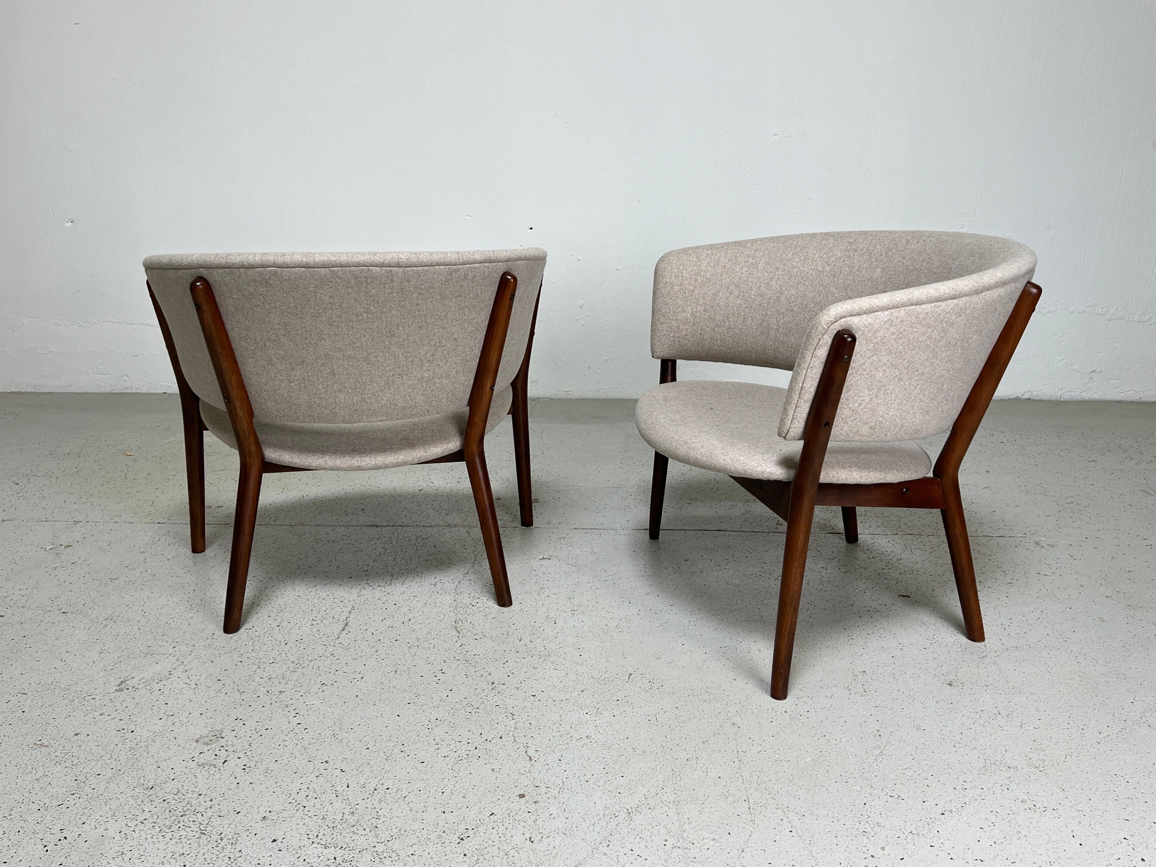 Pair of Lounge Chairs by Nanna Ditzel For Sale 3