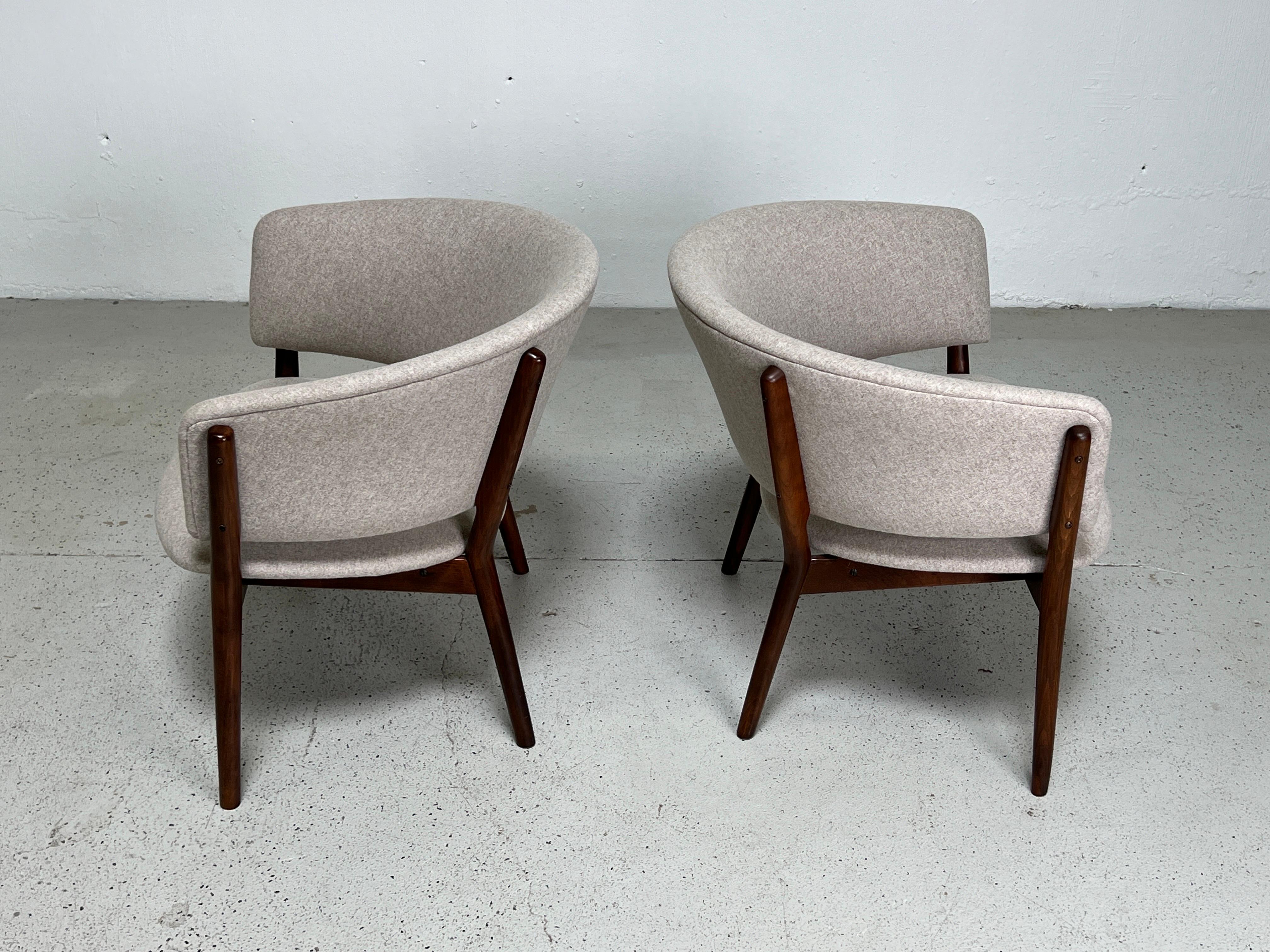 Pair of Lounge Chairs by Nanna Ditzel For Sale 4
