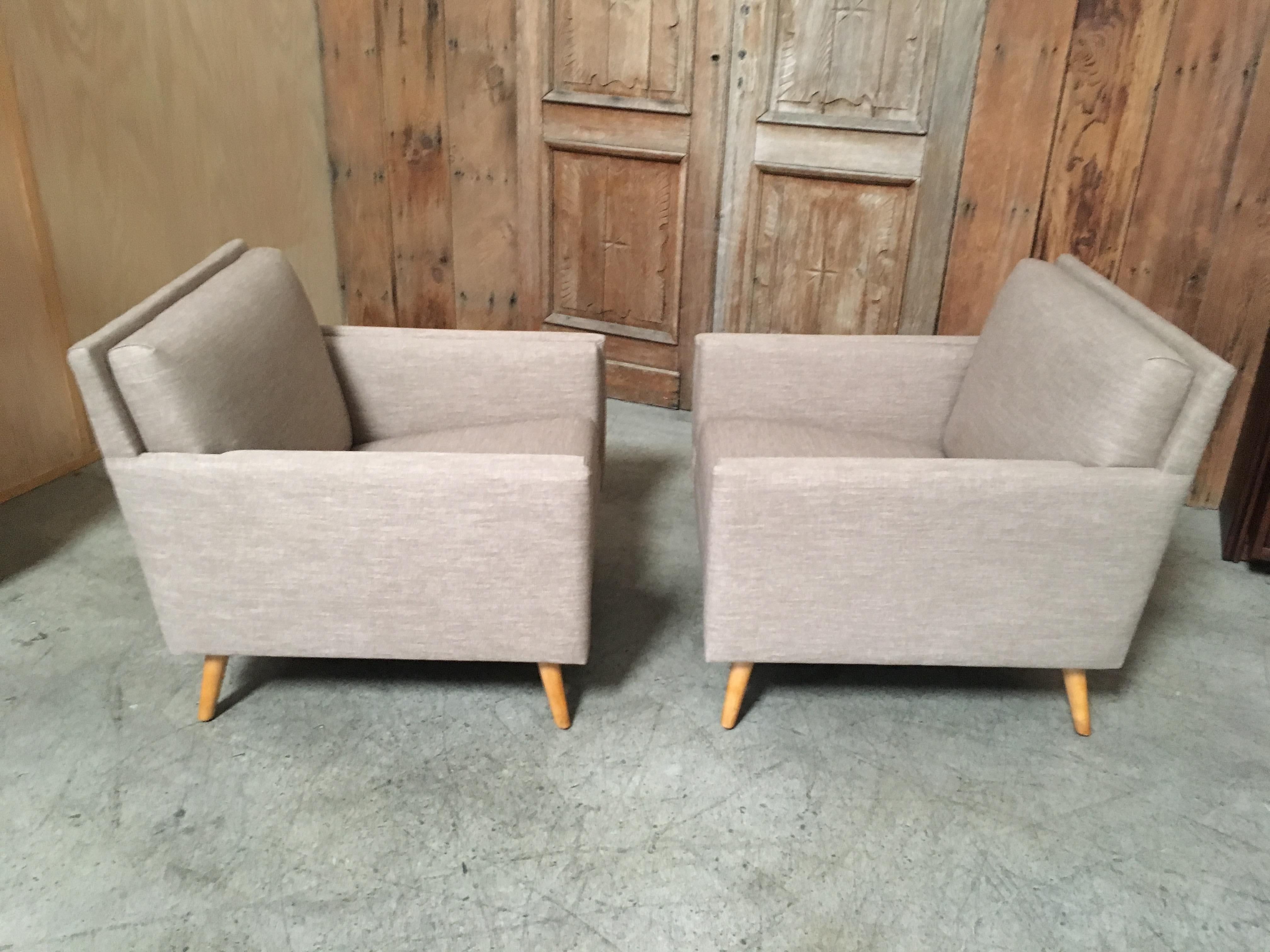 American Pair of Lounge Chairs by Paul McCobb