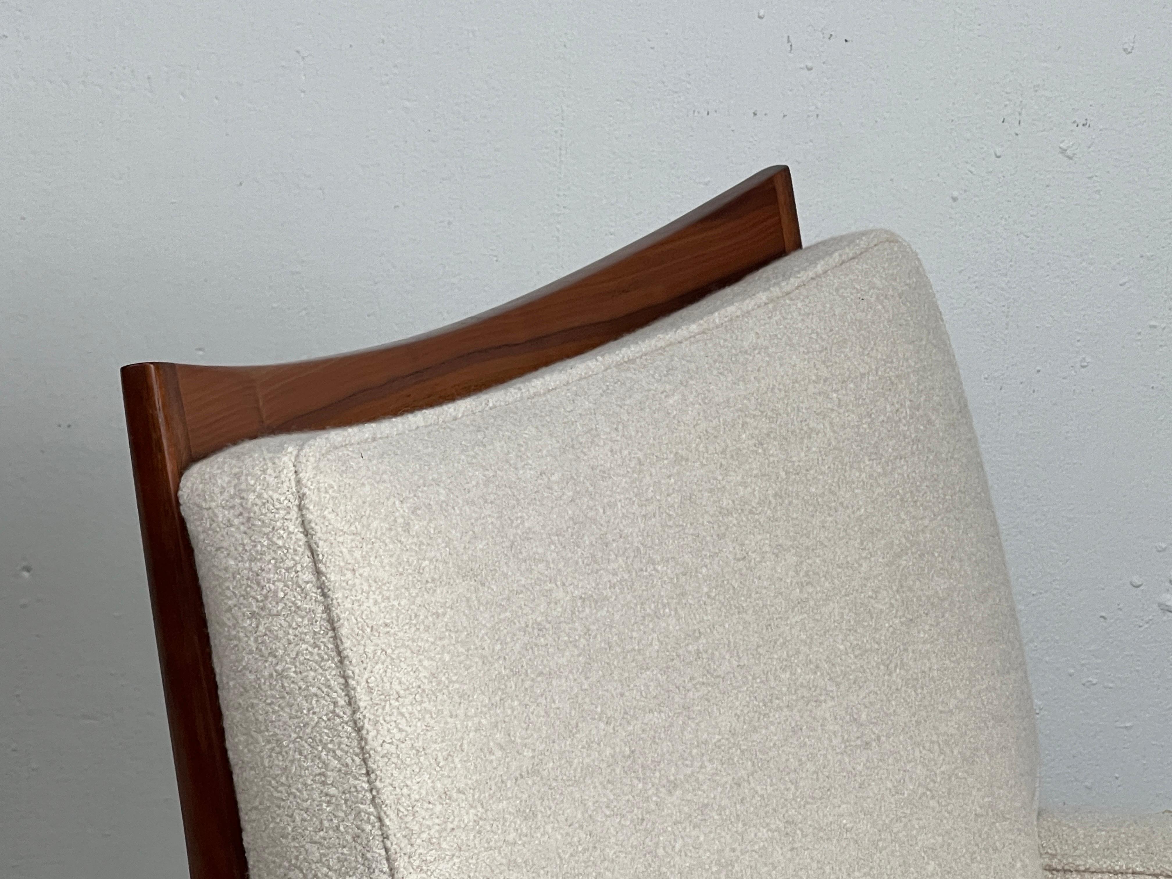 Noyer Paire de fauteuils de salon par Paul McCobb en vente
