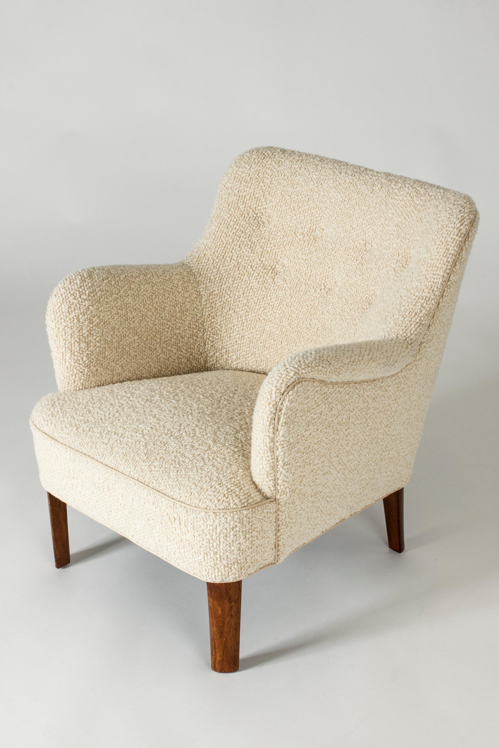Bouclé Pair of Lounge Chairs by Peter Hvidt, Fritz Hansen, Denmark, 1940s