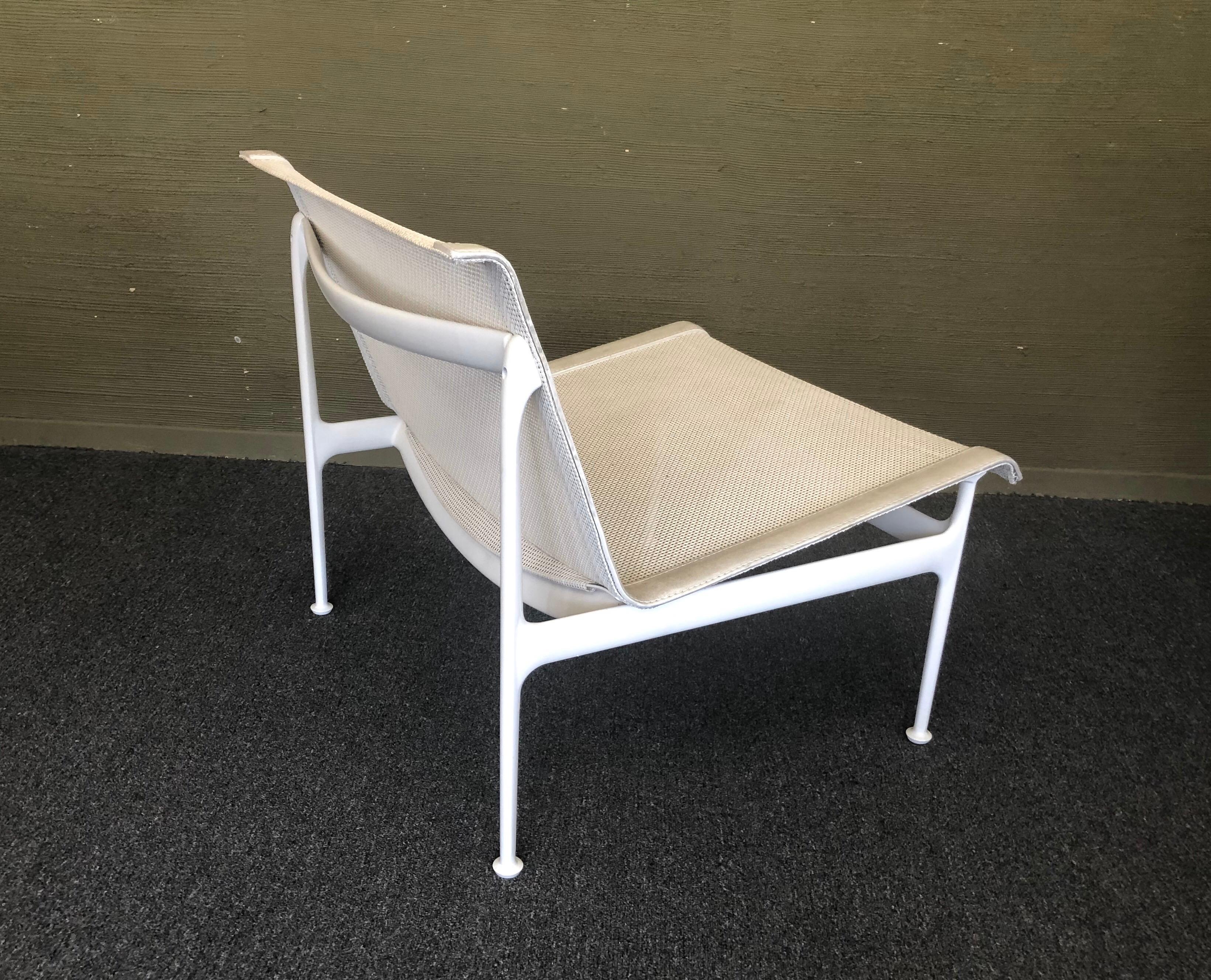 Pair of Lounge Chairs by Richard Schultz for Knoll 1966 Collection In Good Condition In San Diego, CA
