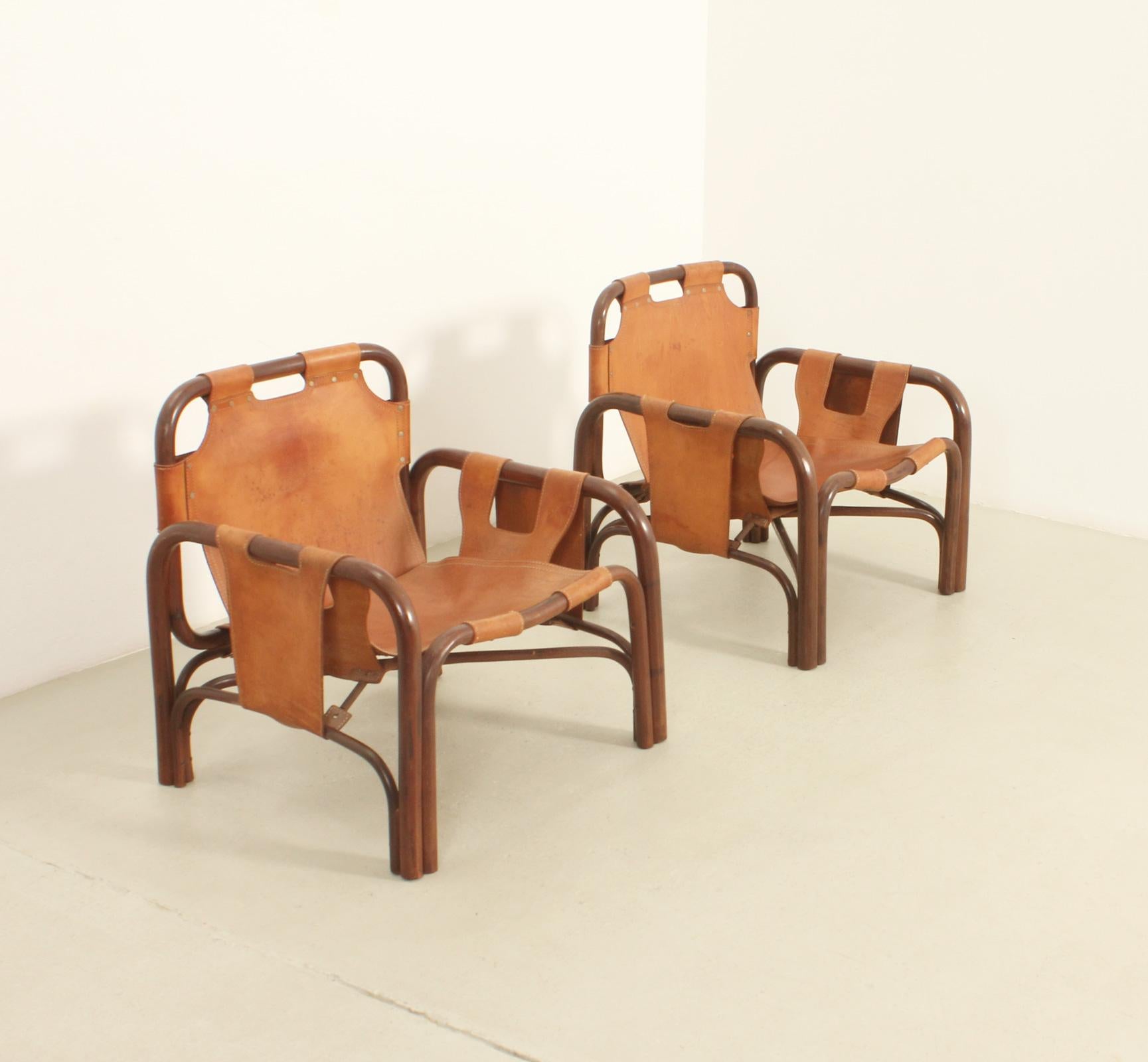 Paar Loungesessel von Tito Agnoli für Bonacina, Italien, 1960er Jahre (Italienisch) im Angebot