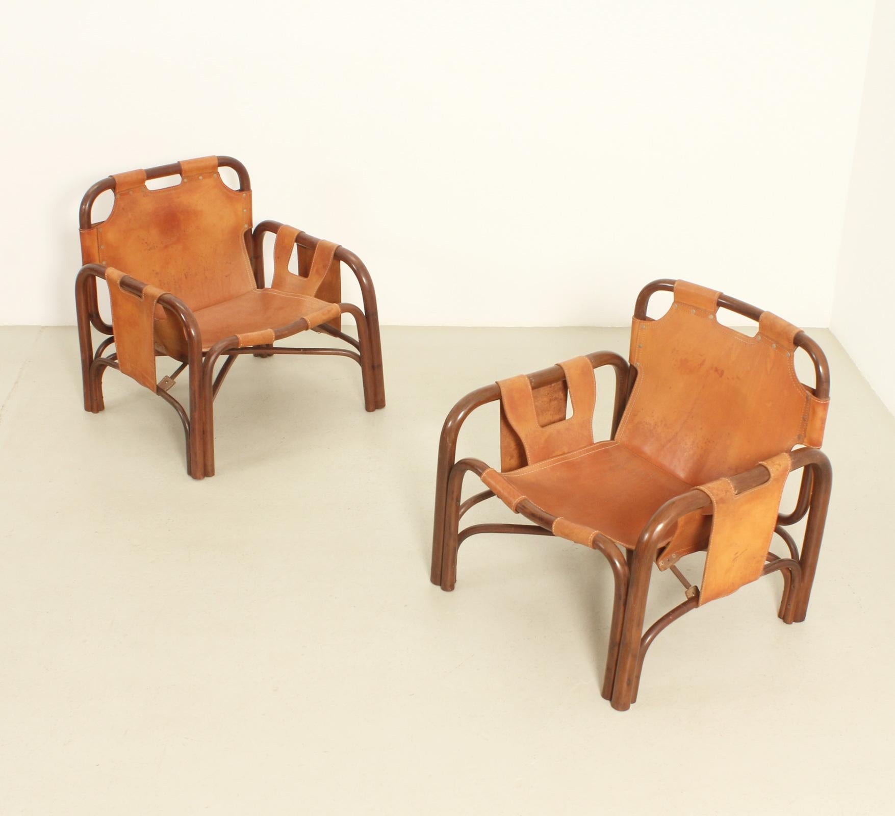 Paar Loungesessel von Tito Agnoli für Bonacina, Italien, 1960er Jahre (Mitte des 20. Jahrhunderts) im Angebot